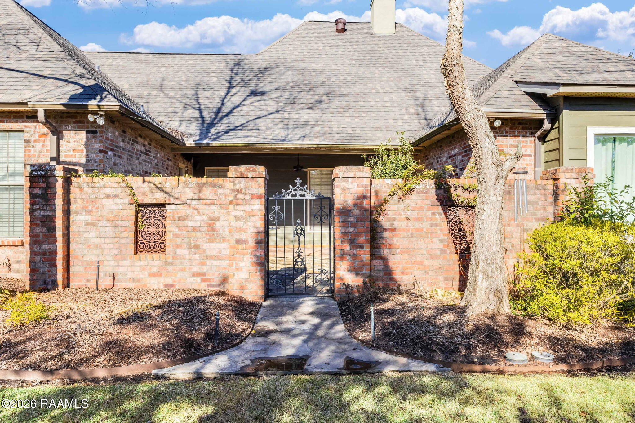 2528 Lakewood Drive