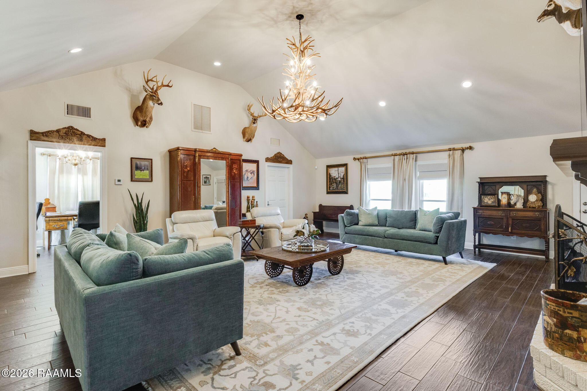 2924 Linwood Loop