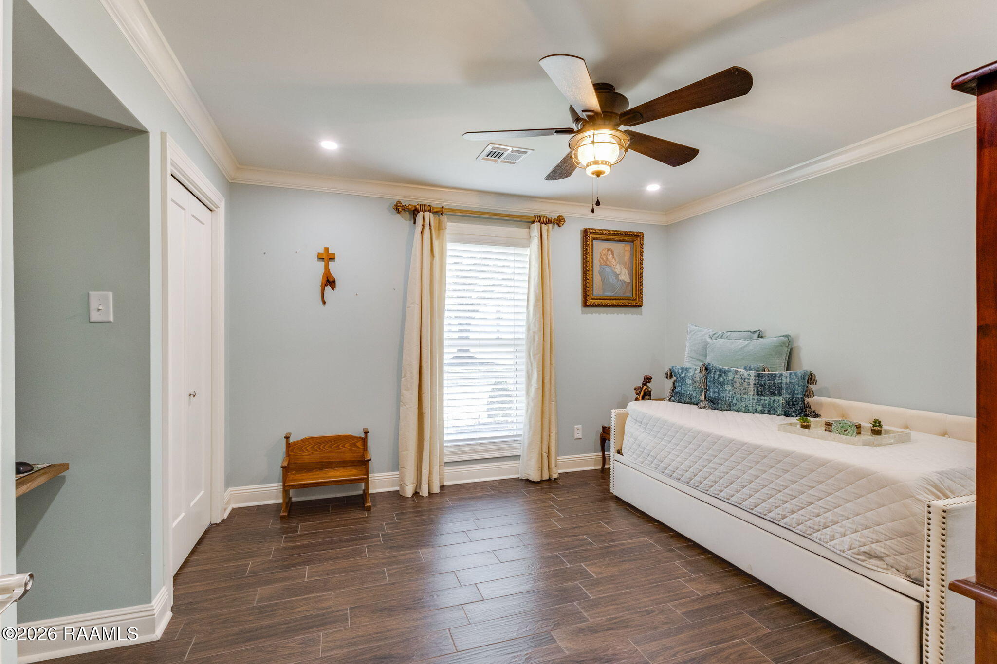 2924 Linwood Loop