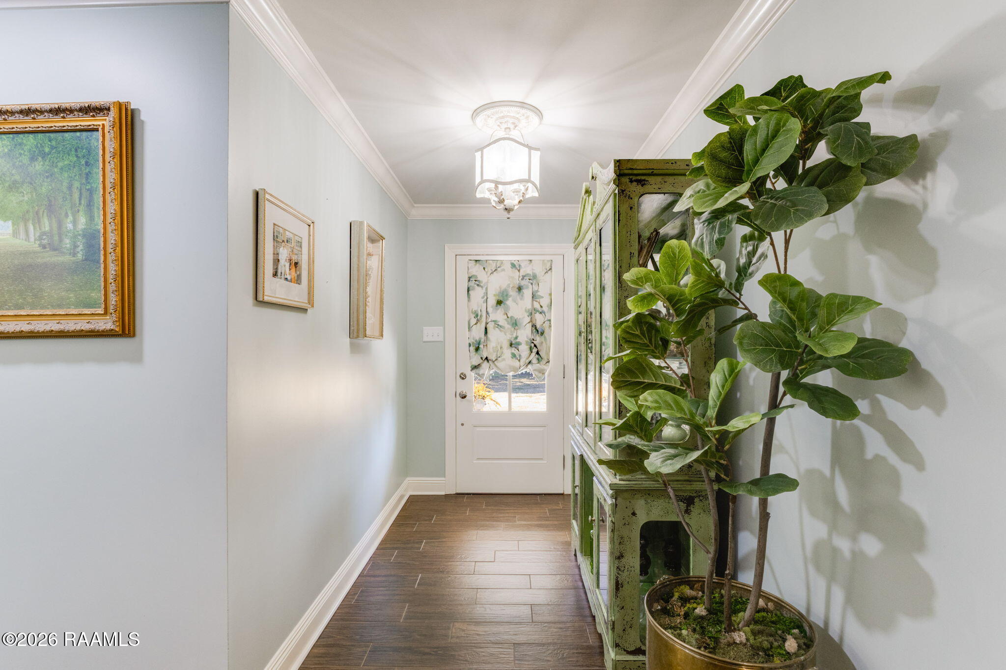 2924 Linwood Loop