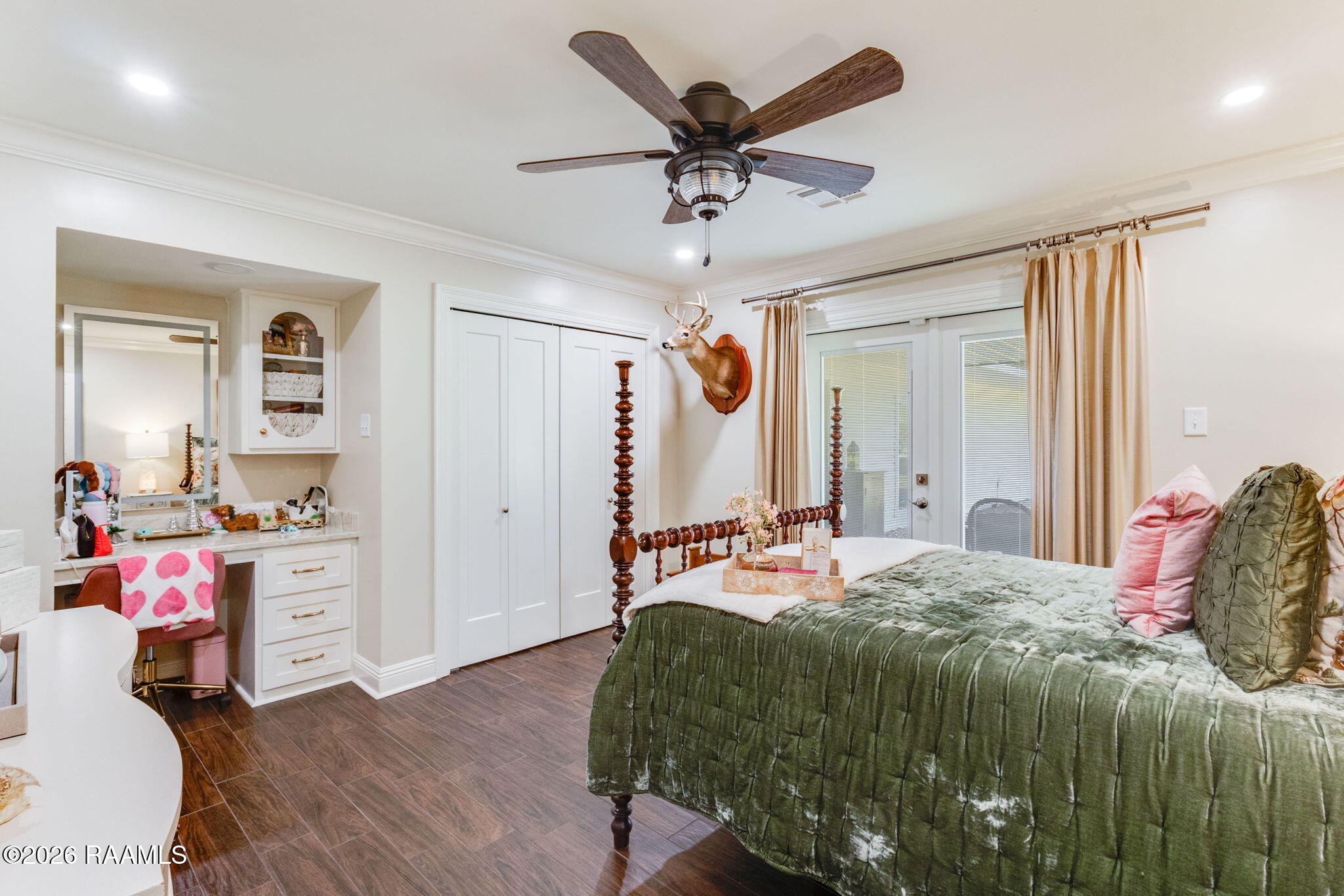 2924 Linwood Loop