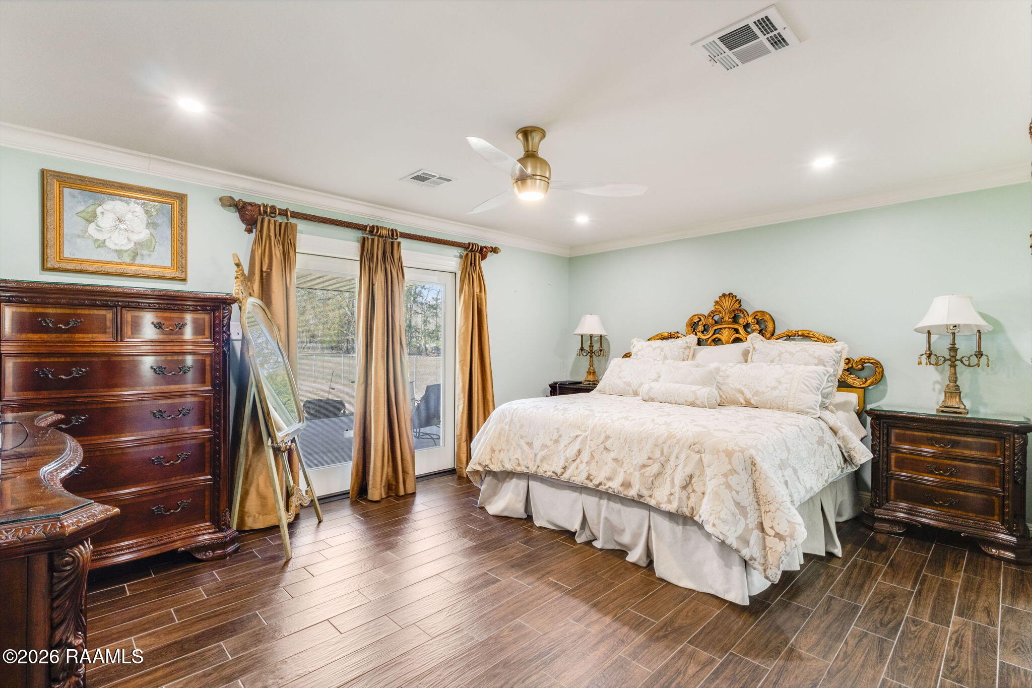 2924 Linwood Loop