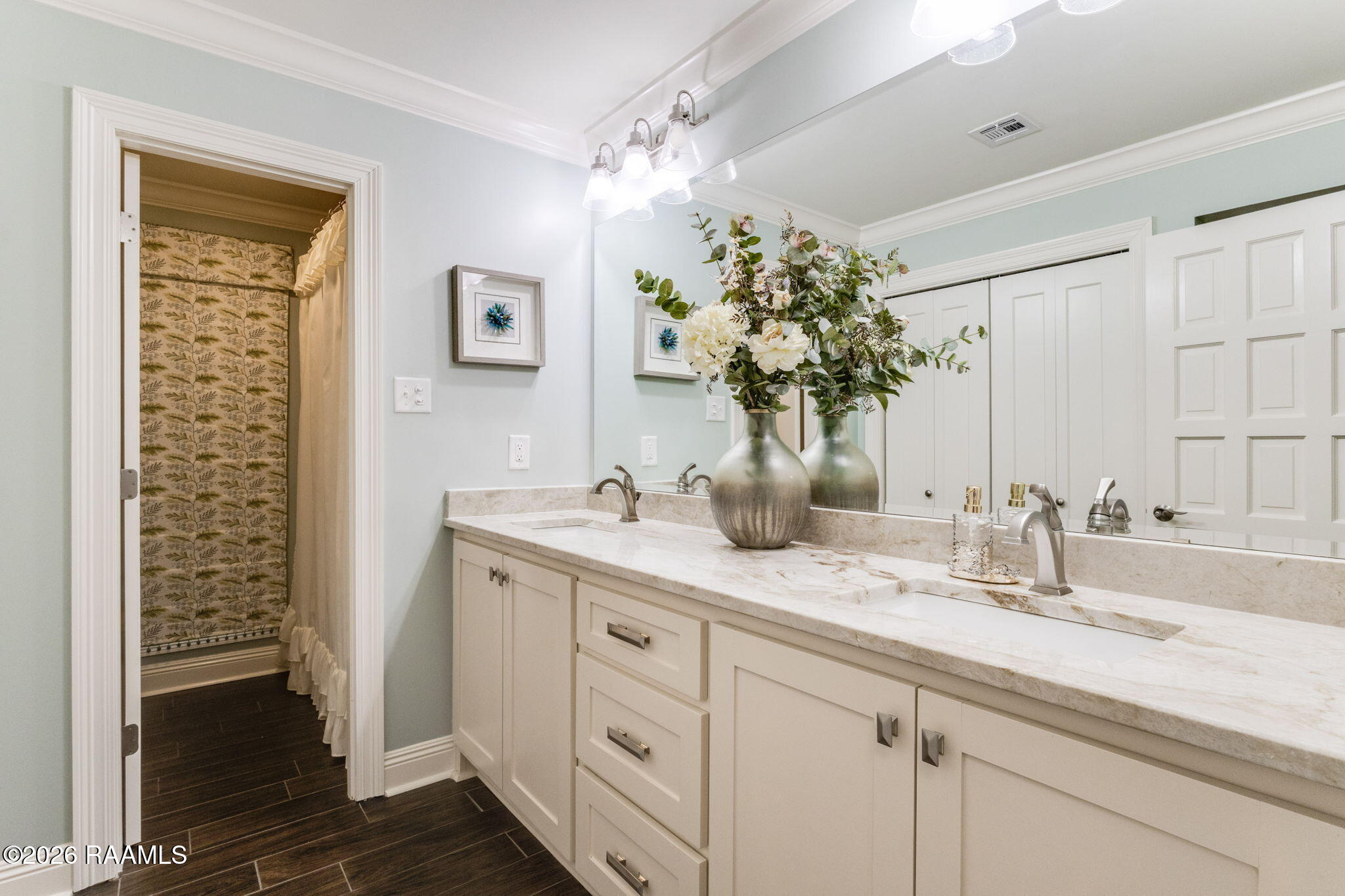2924 Linwood Loop