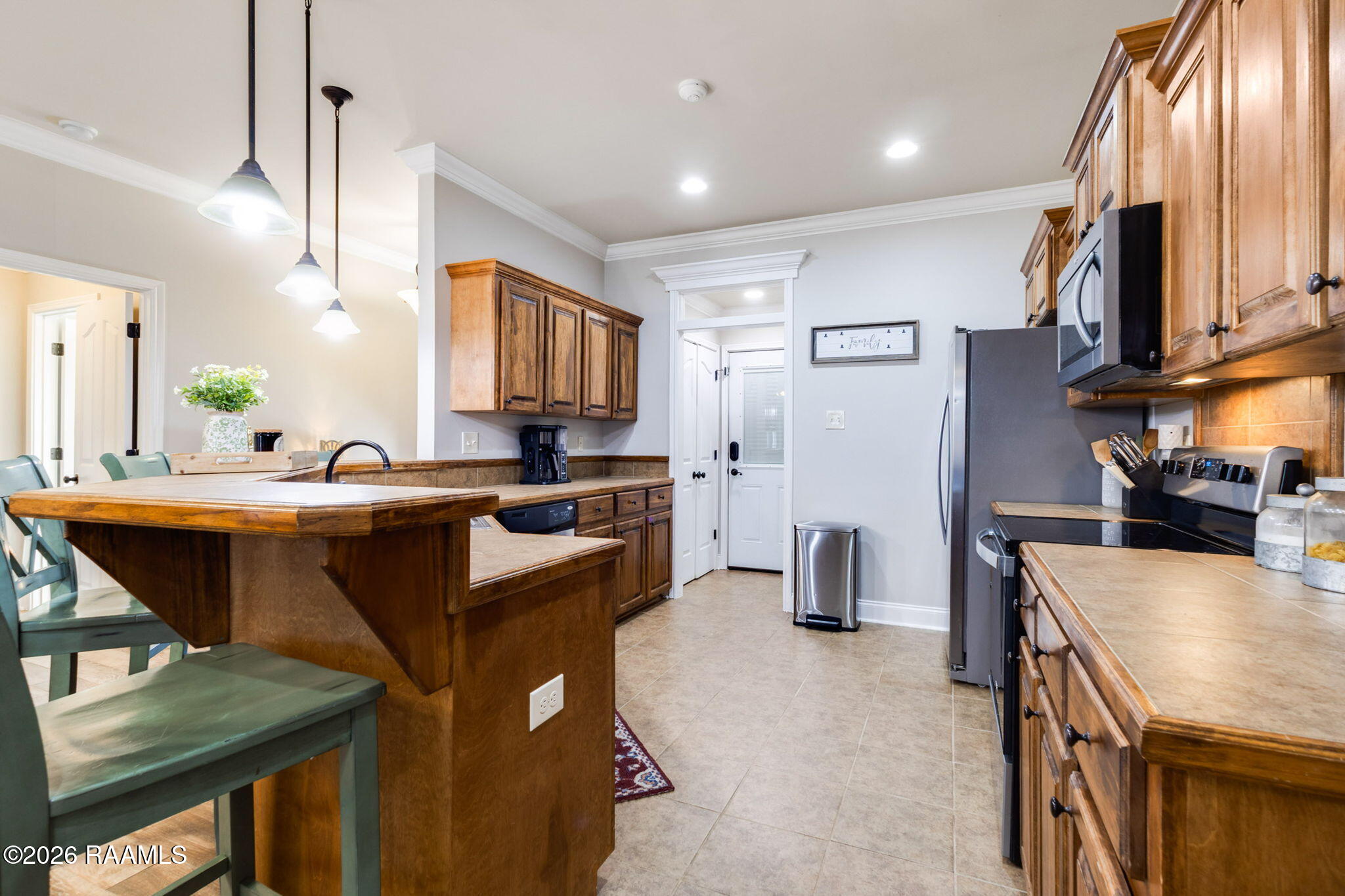104 White Stripe Cove