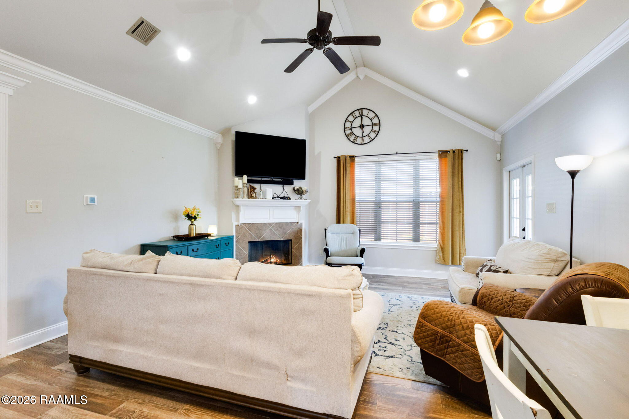 104 White Stripe Cove