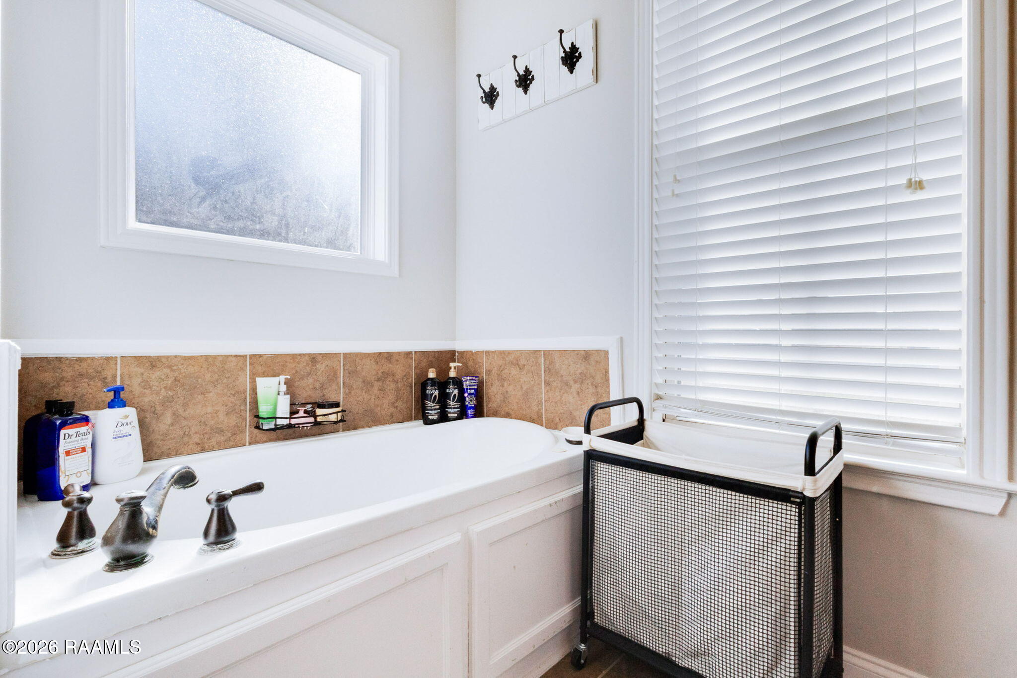 104 White Stripe Cove
