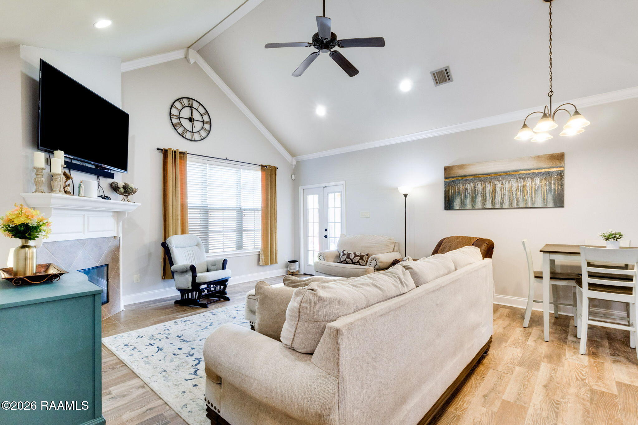 104 White Stripe Cove
