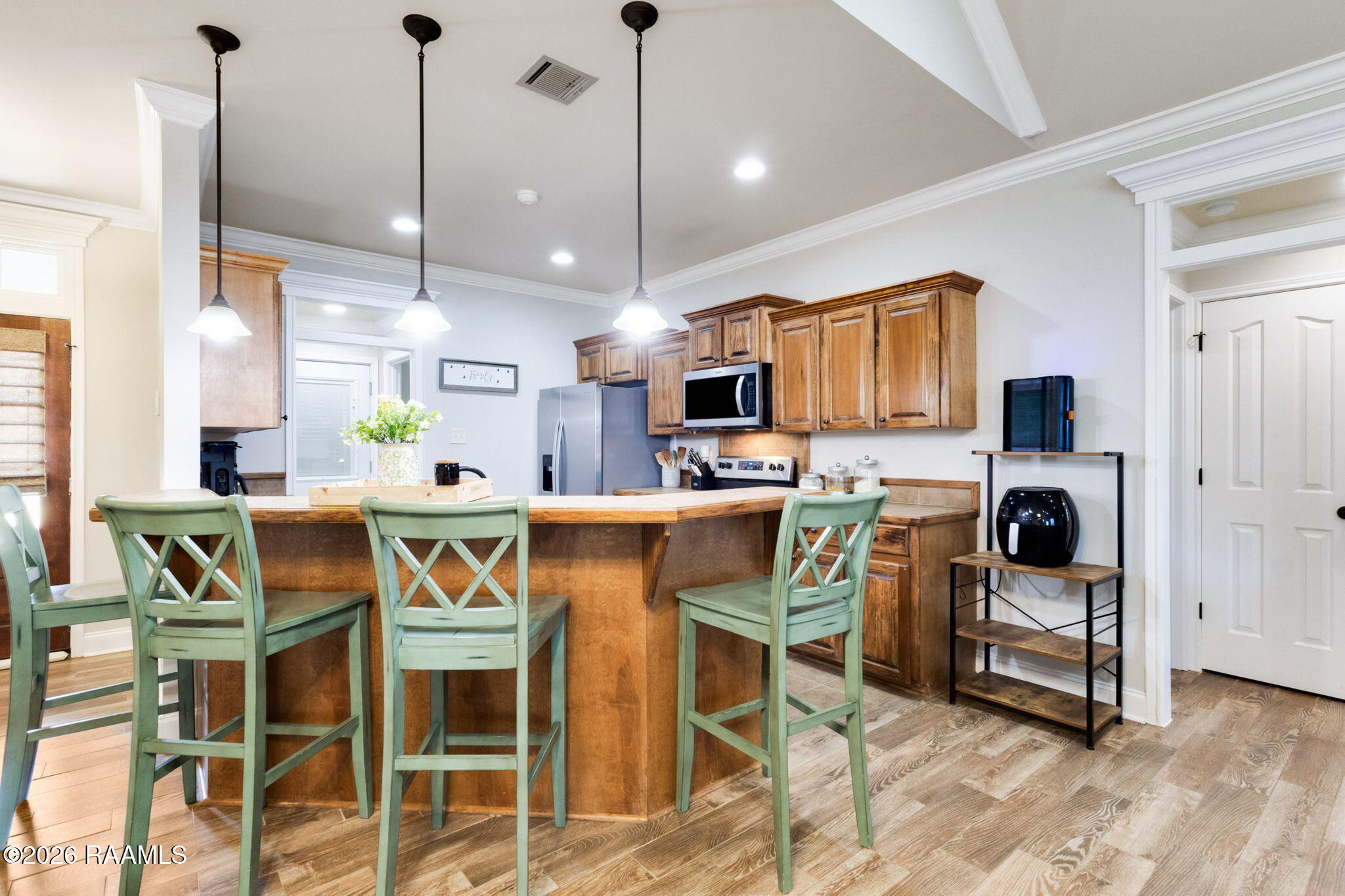 104 White Stripe Cove
