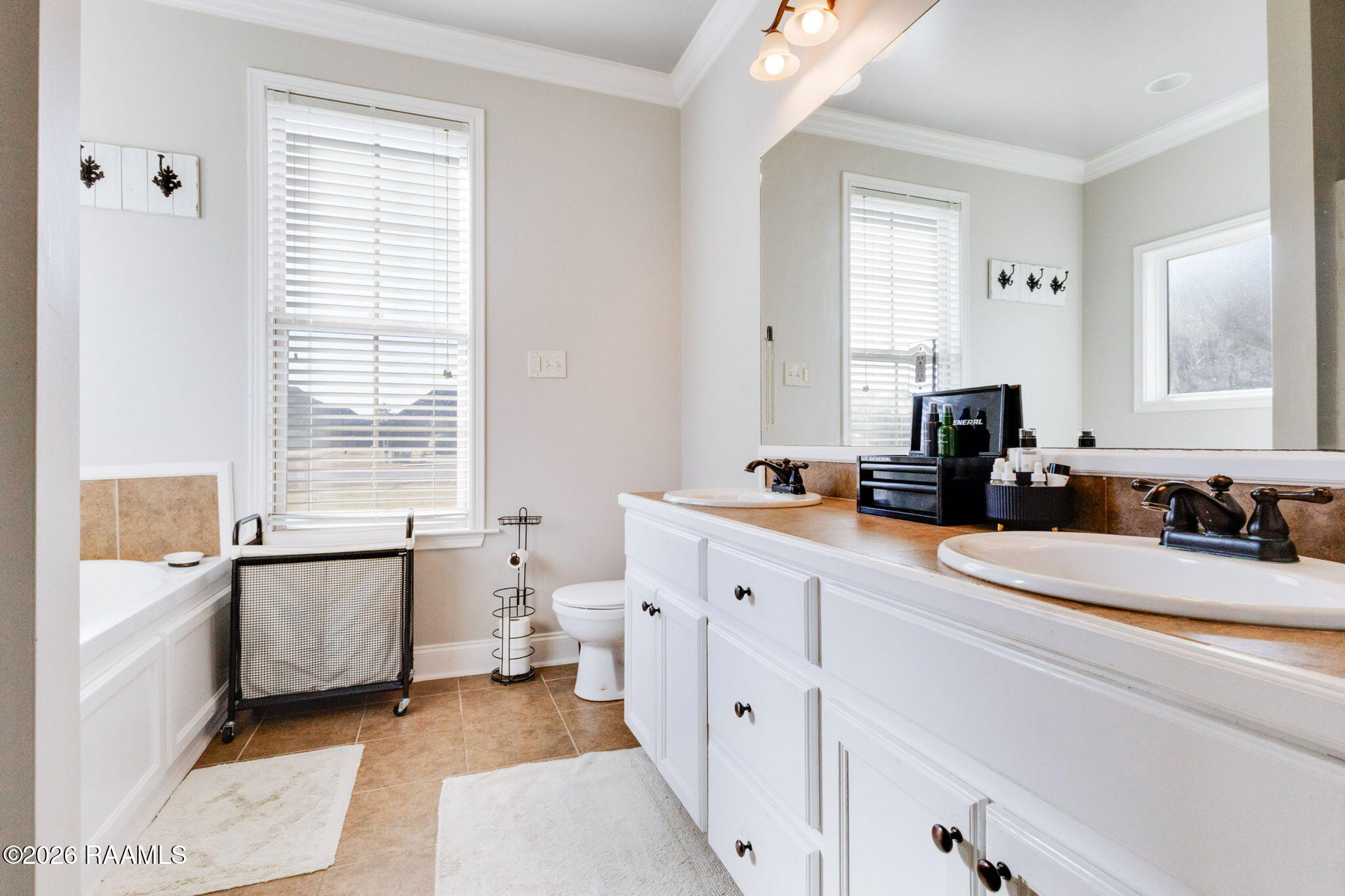104 White Stripe Cove