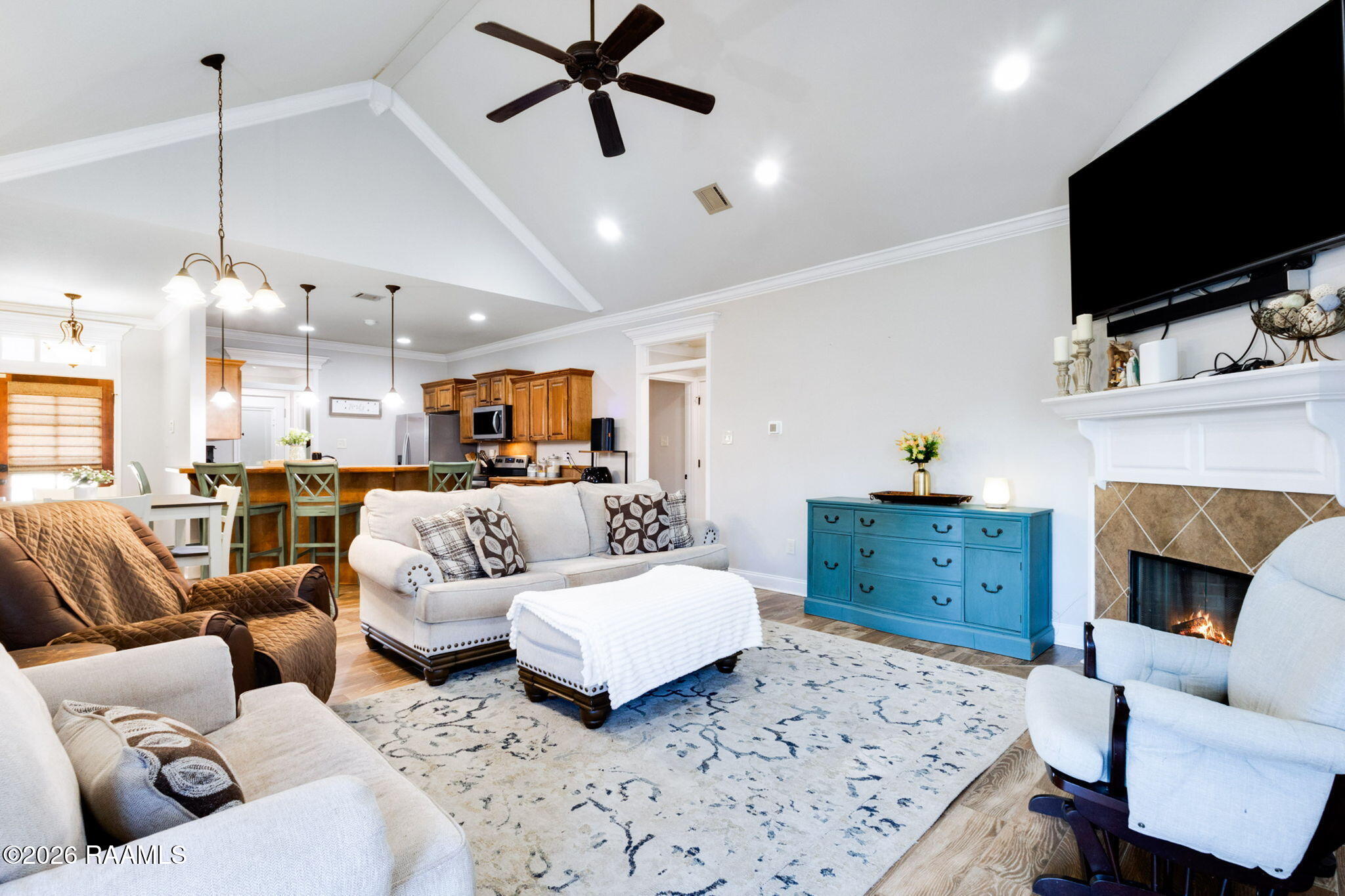 104 White Stripe Cove