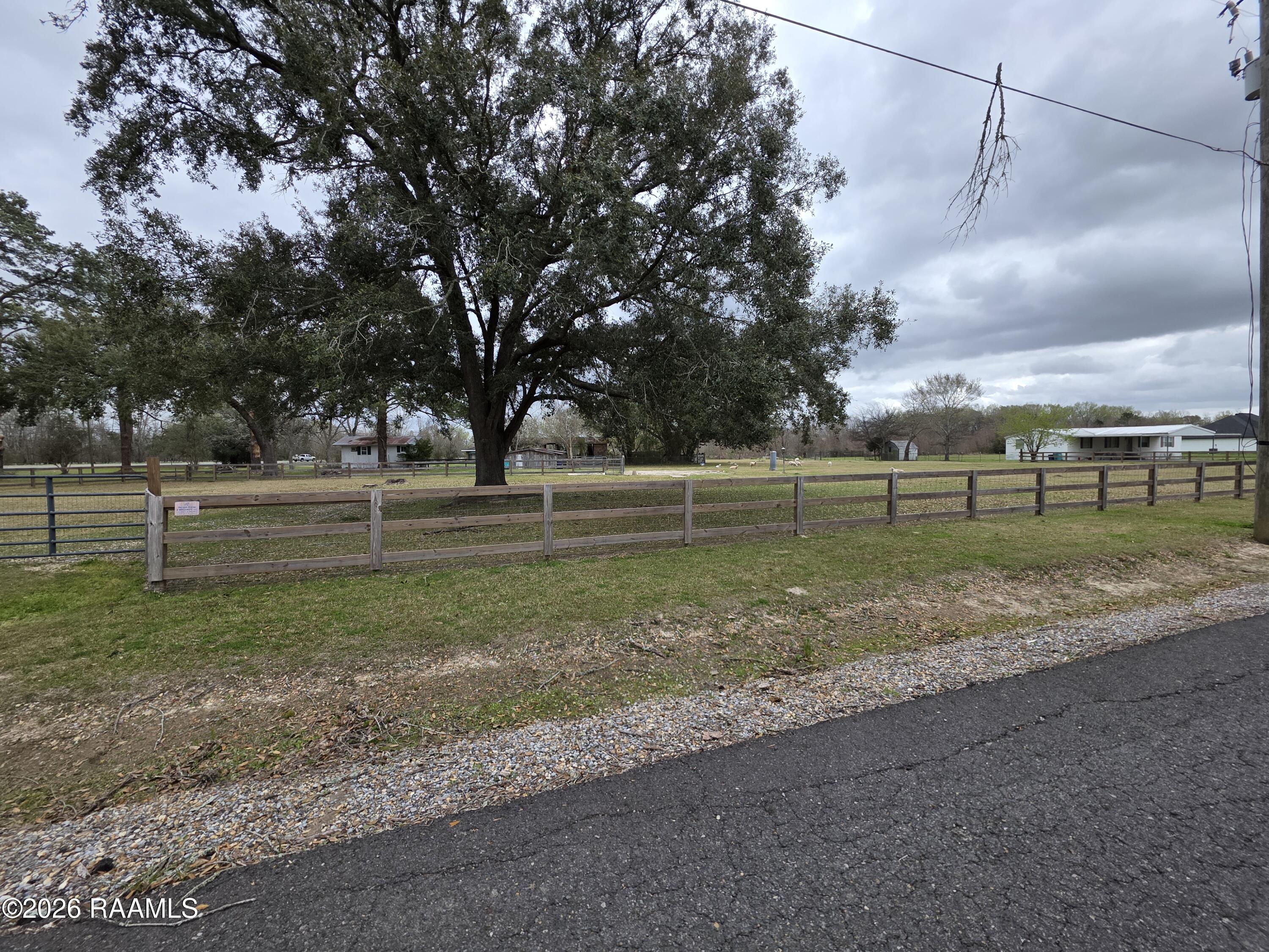 7338 Hwy 190
