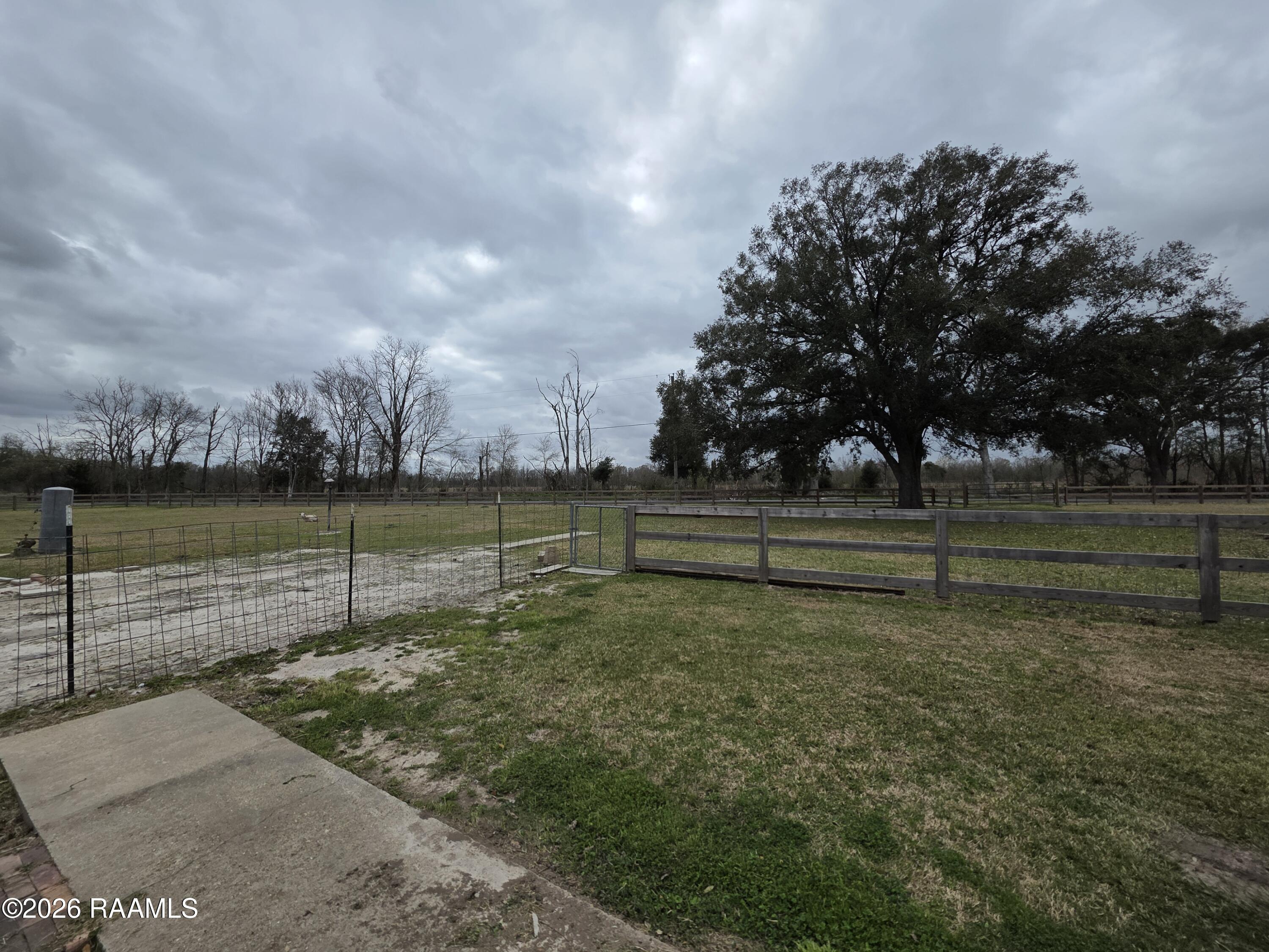 7338 Hwy 190