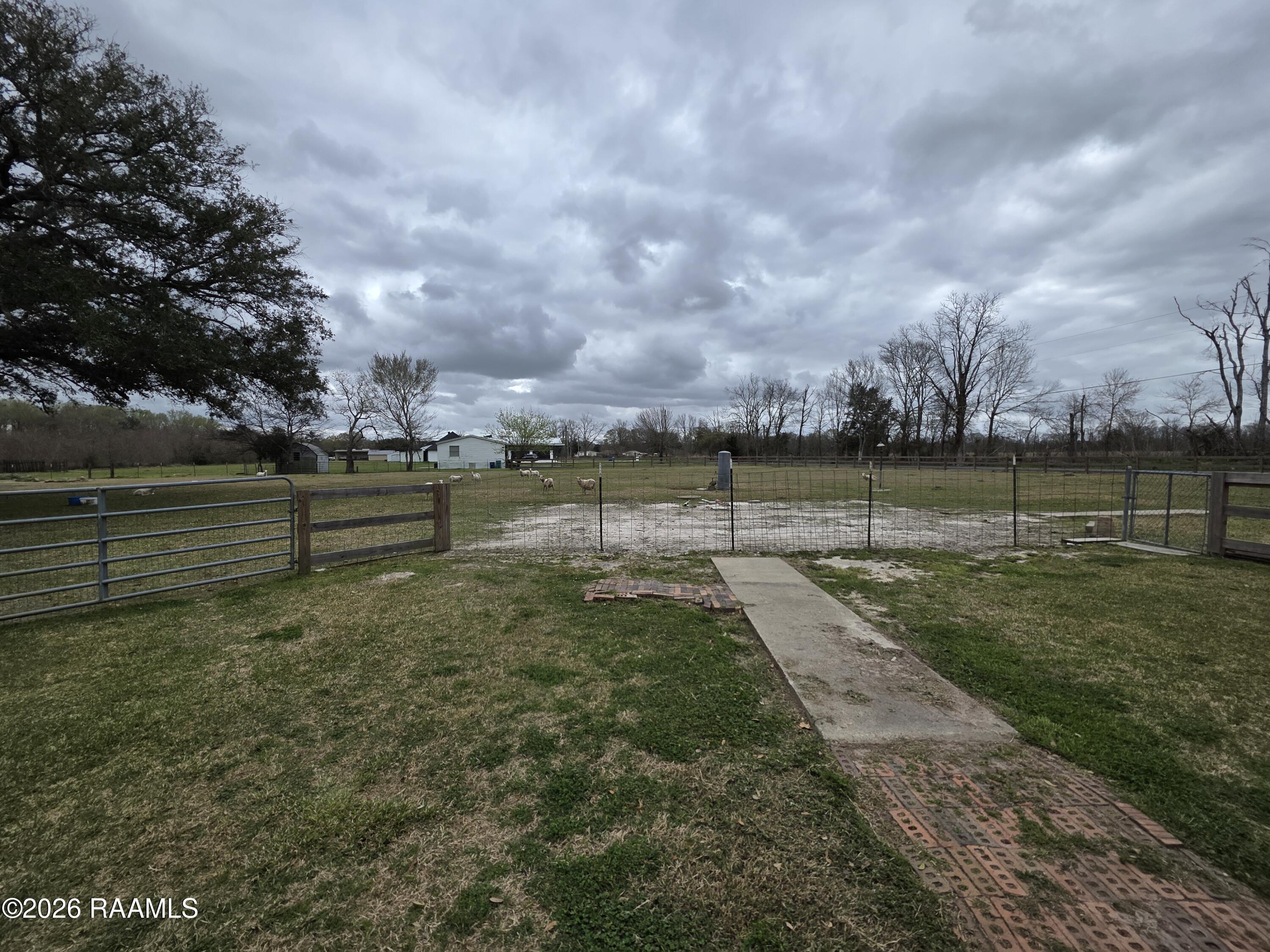 7338 Hwy 190
