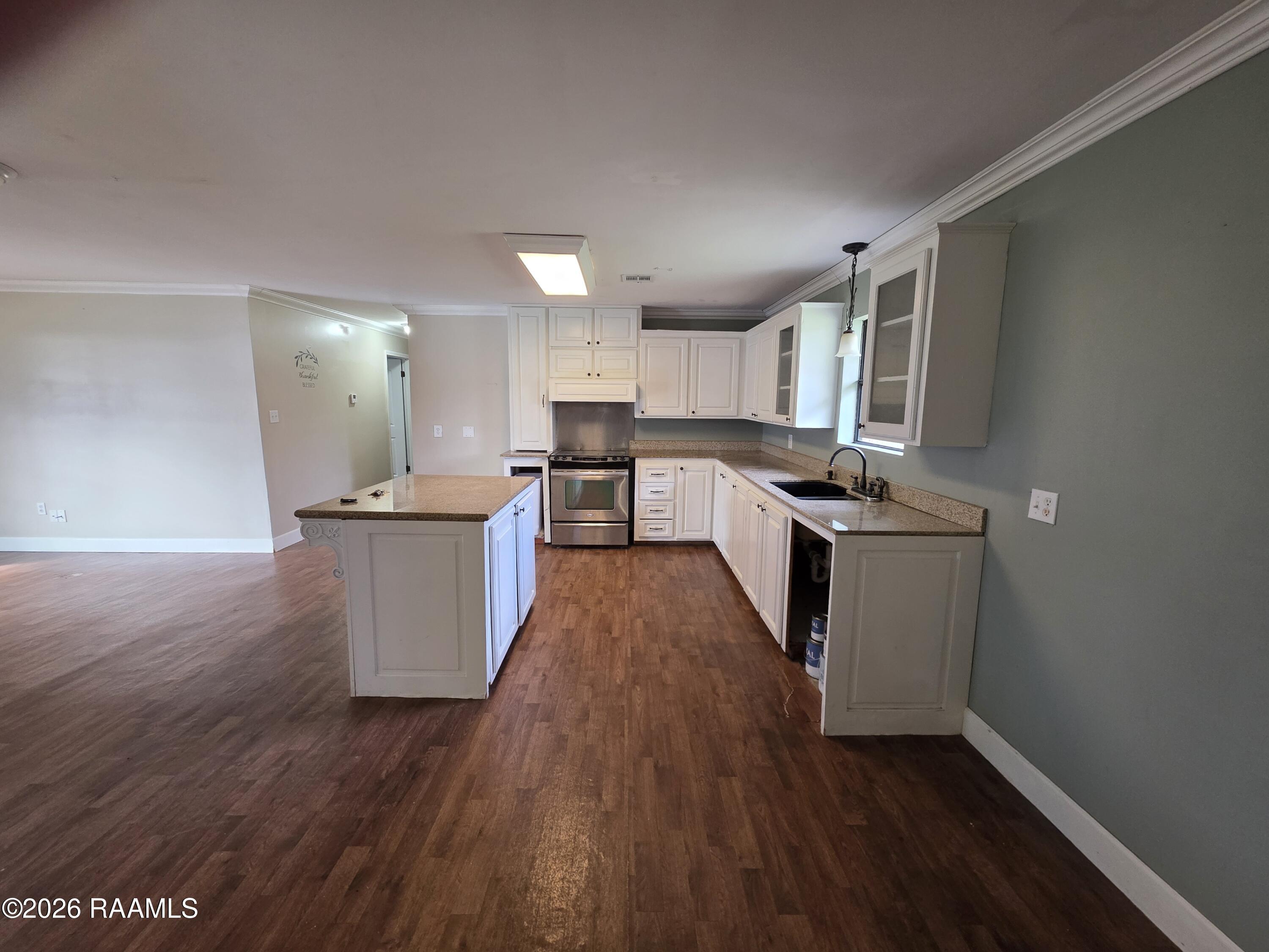 1109 Emerald Road