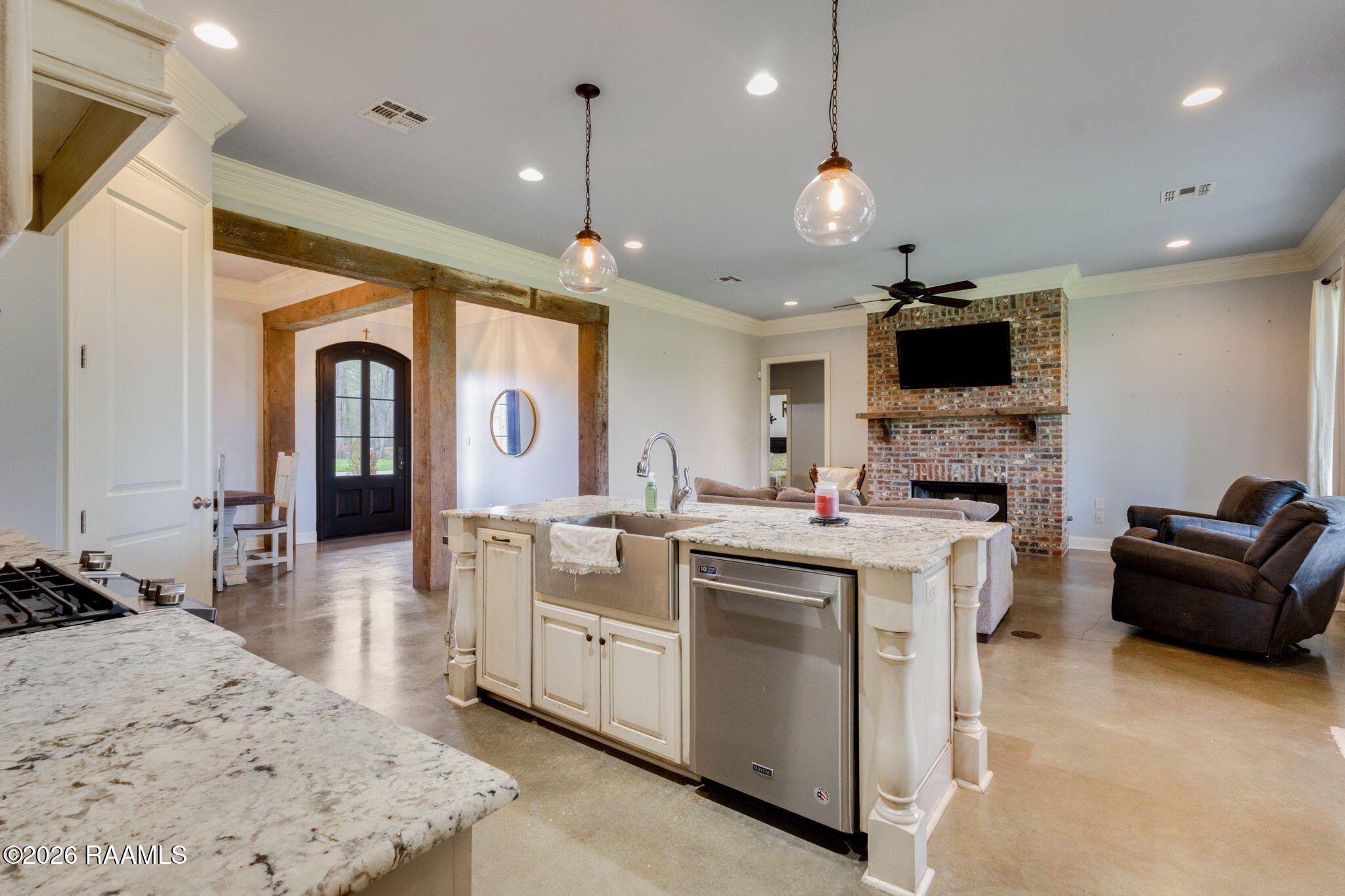 555 Longwood Drive