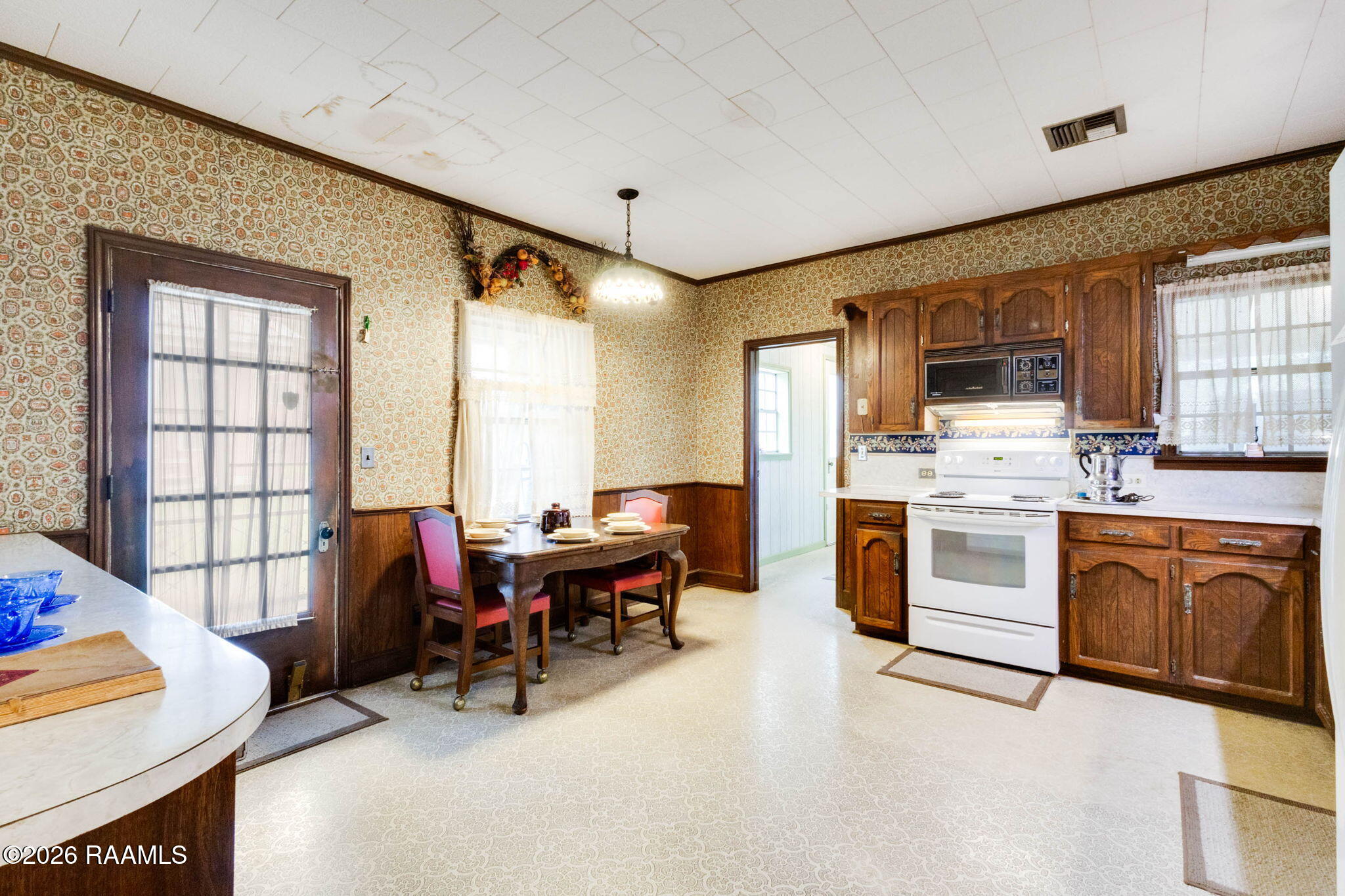 7769 Grand Prairie Road