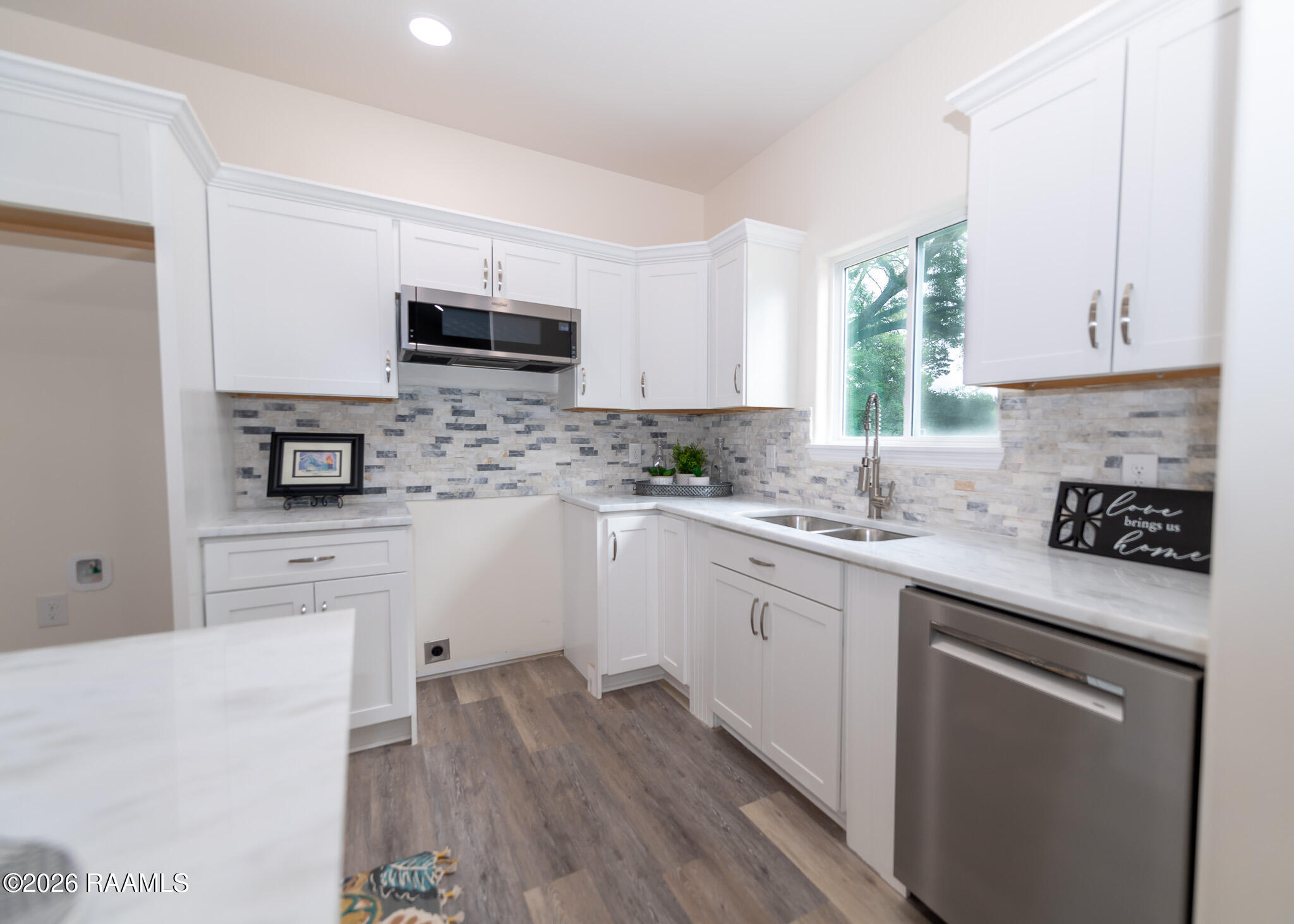 105 E Eleanor Street