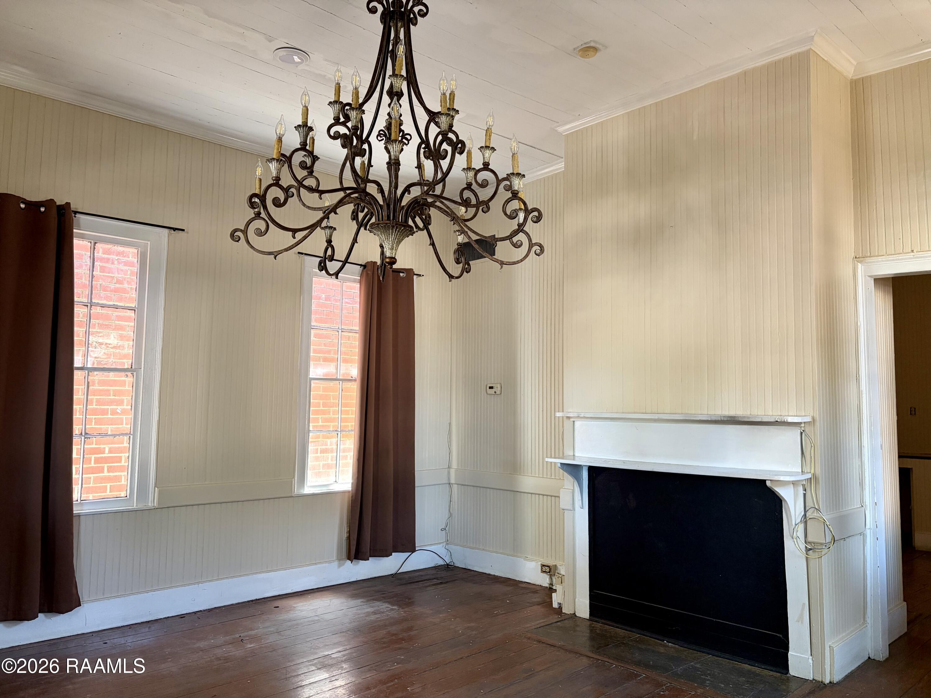 129 W Landry Street