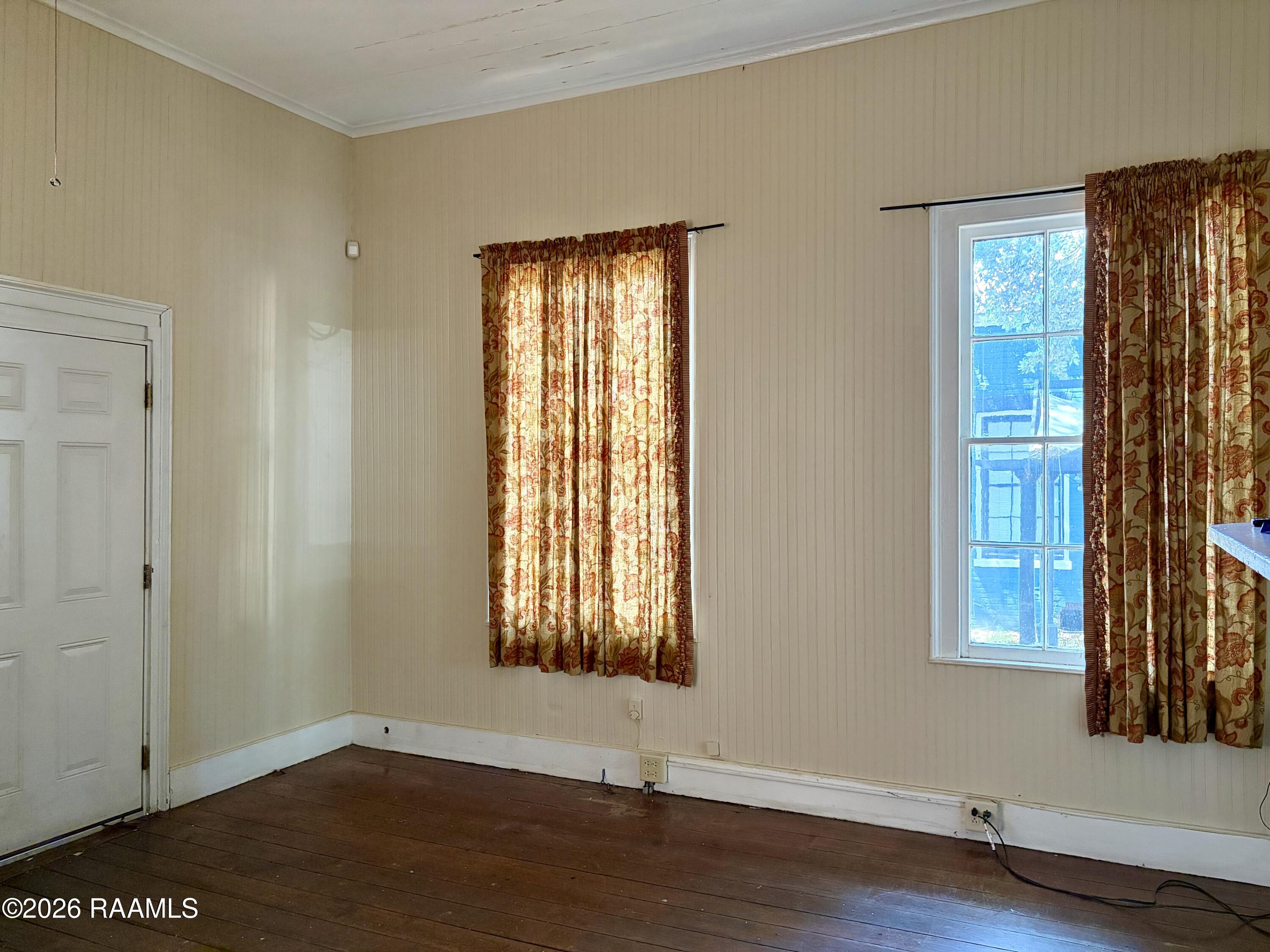 129 W Landry Street