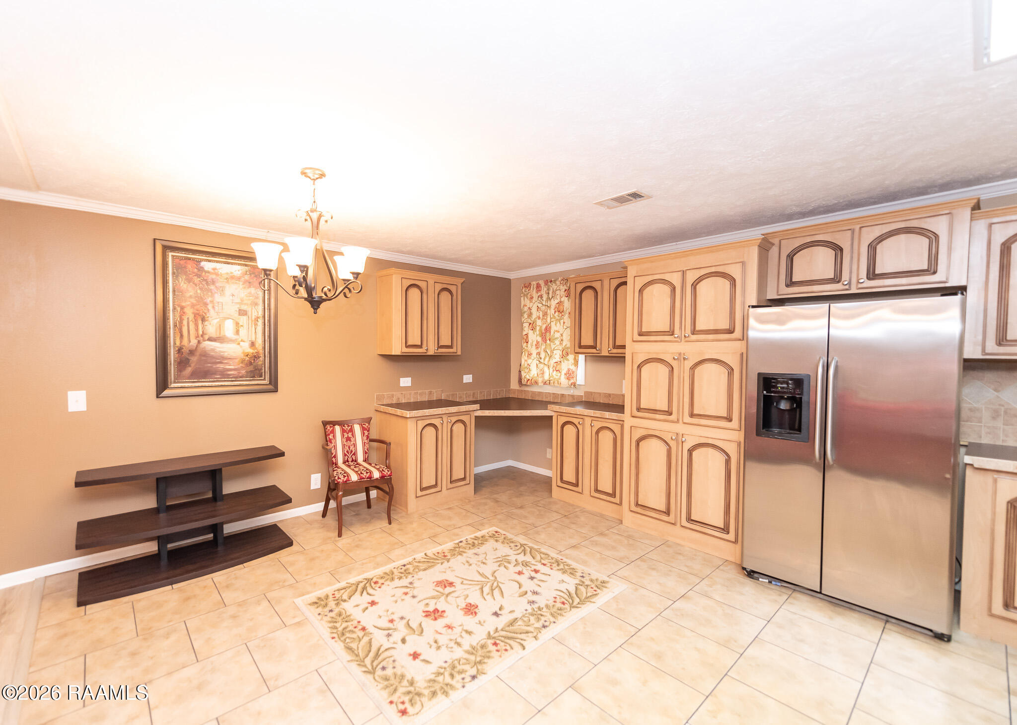 834-B Beverly Road