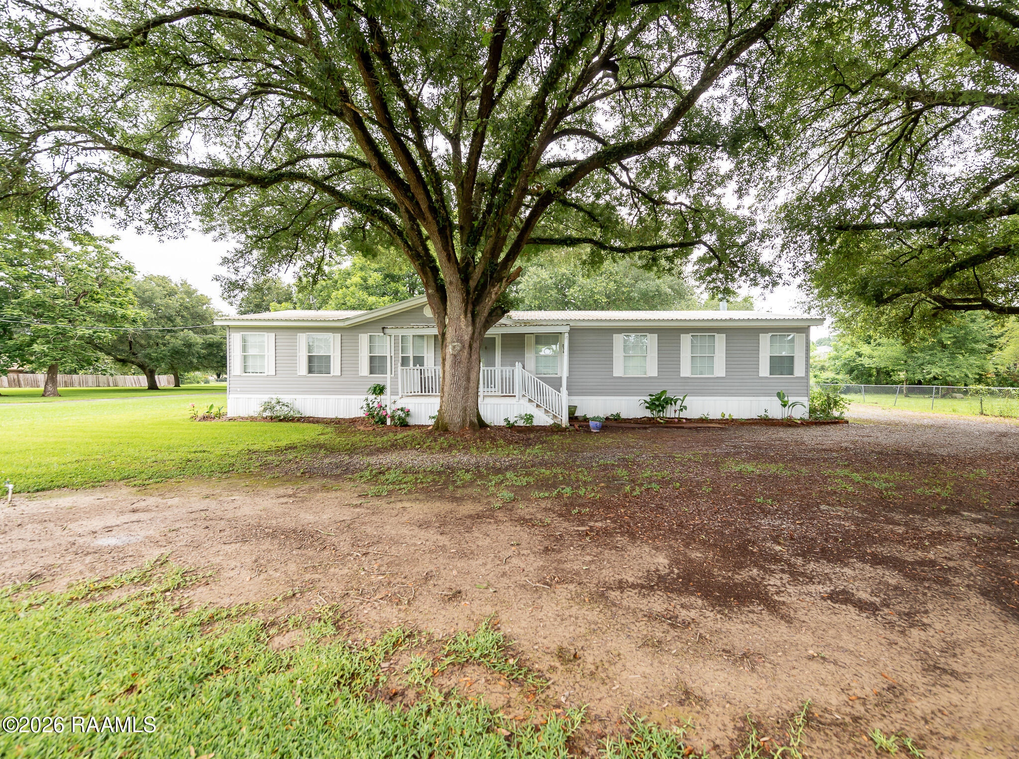 834-B Beverly Road
