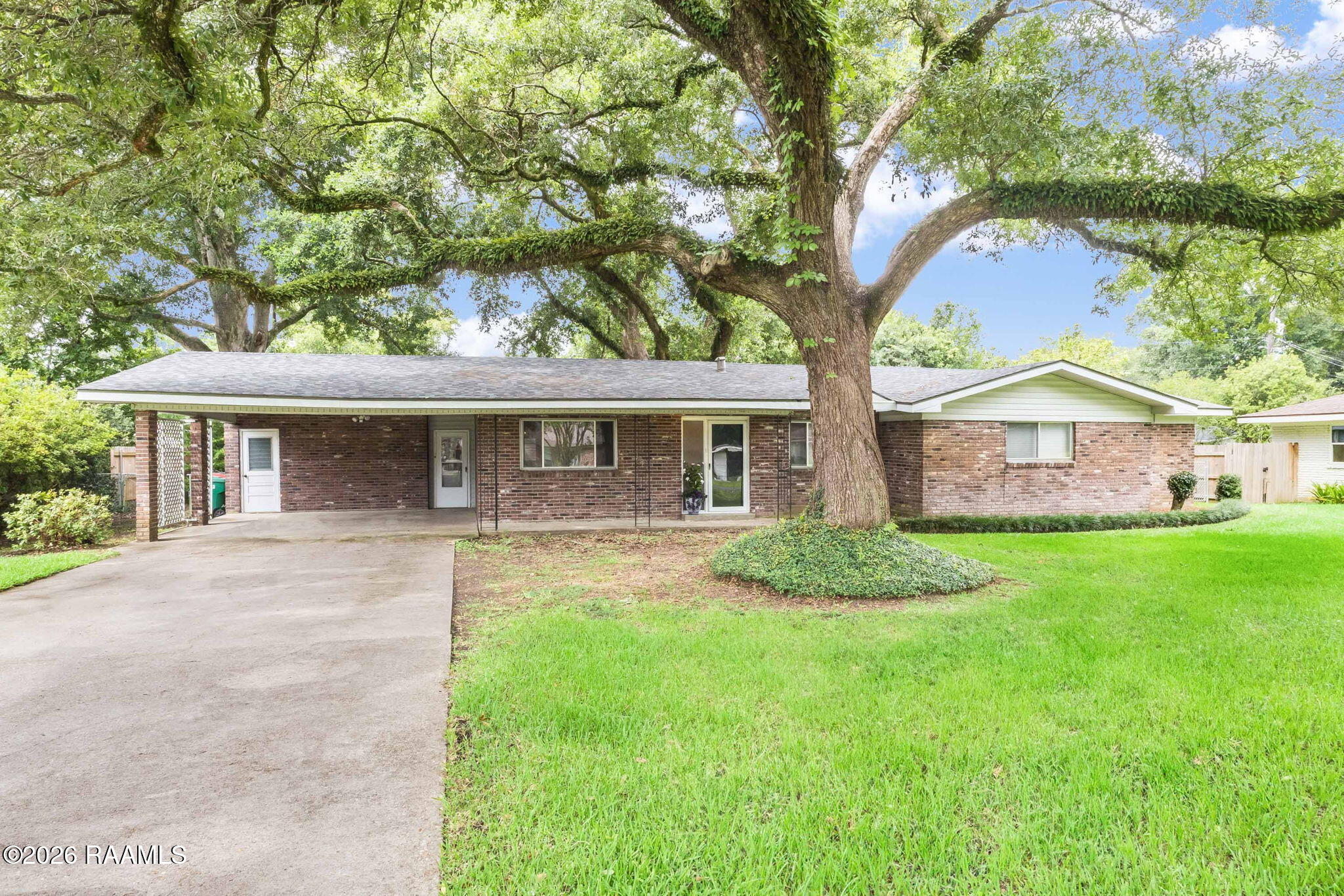 216 Brentwood Boulevard