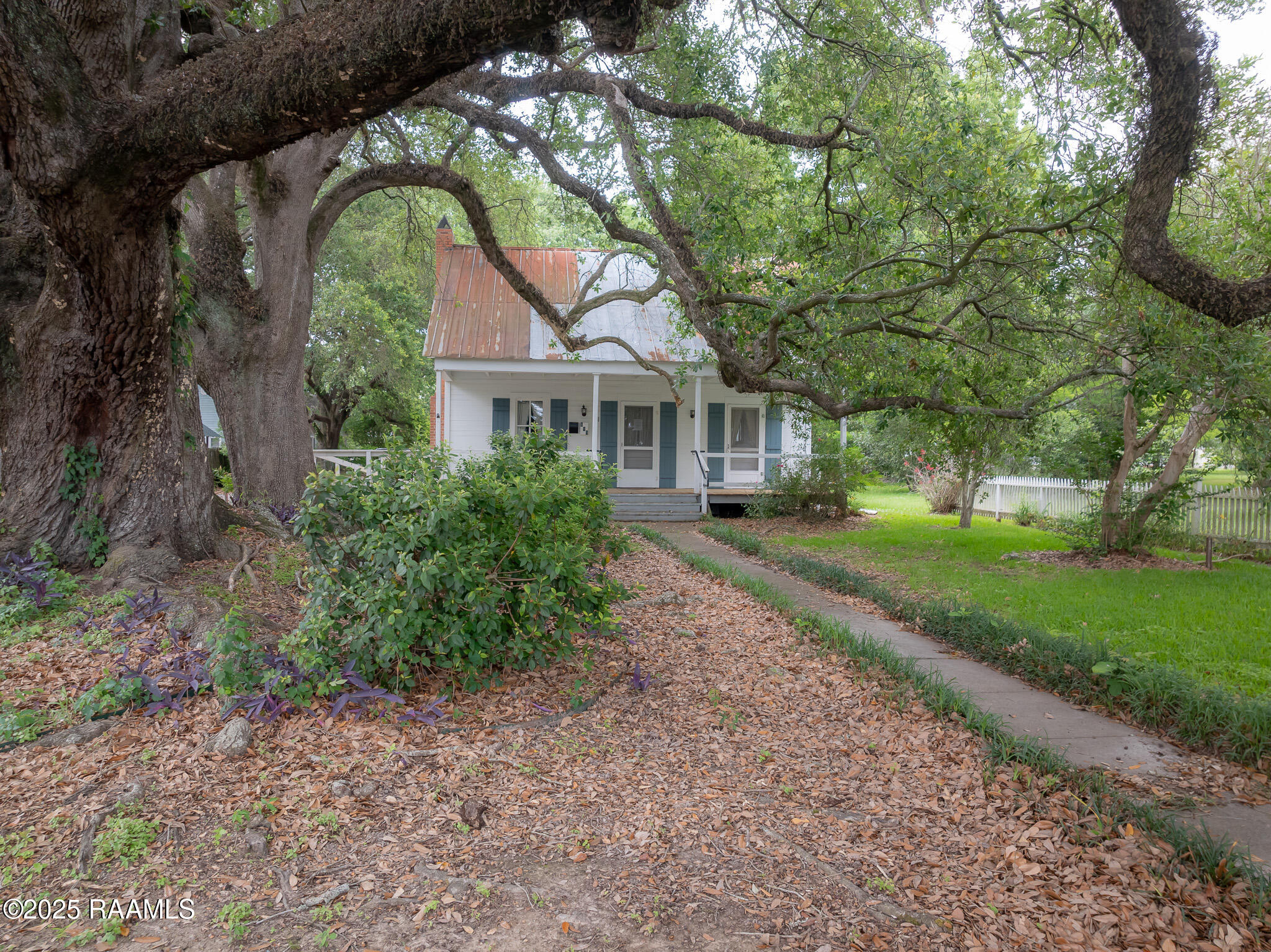 609 E Main Street