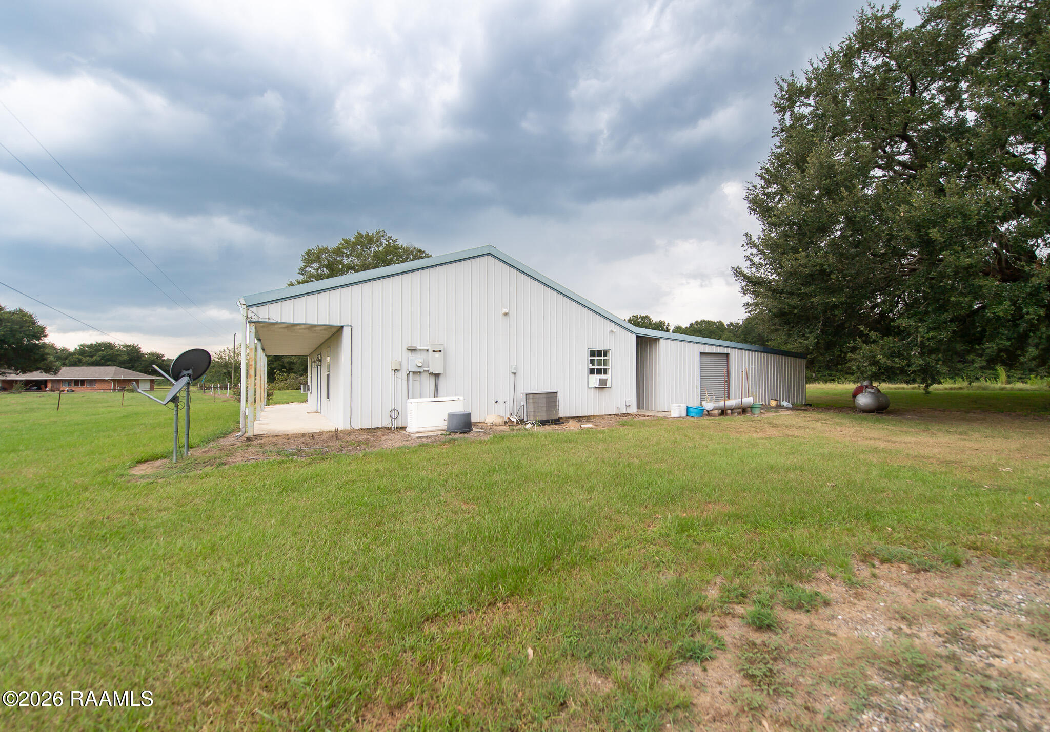 1652 Hwy 167