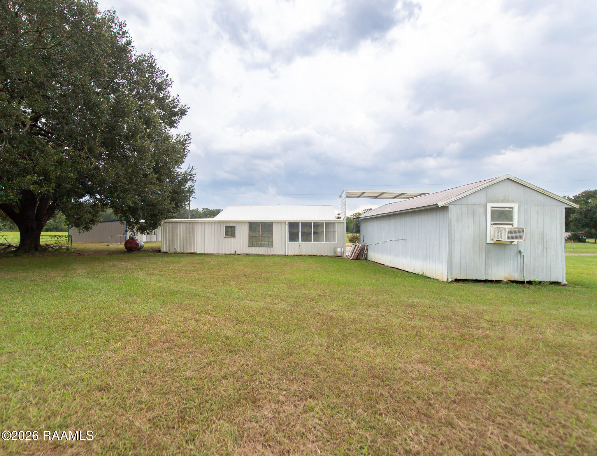 1652 Hwy 167