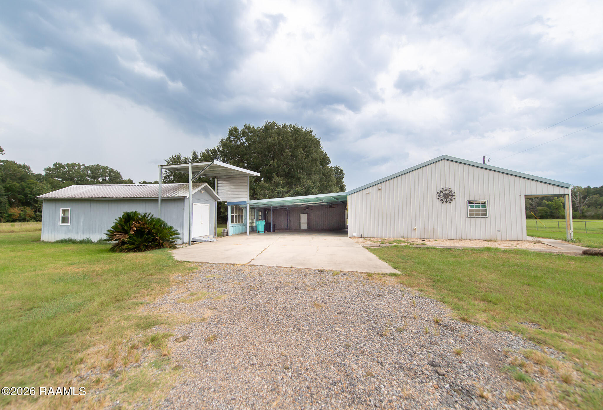 1652 Hwy 167