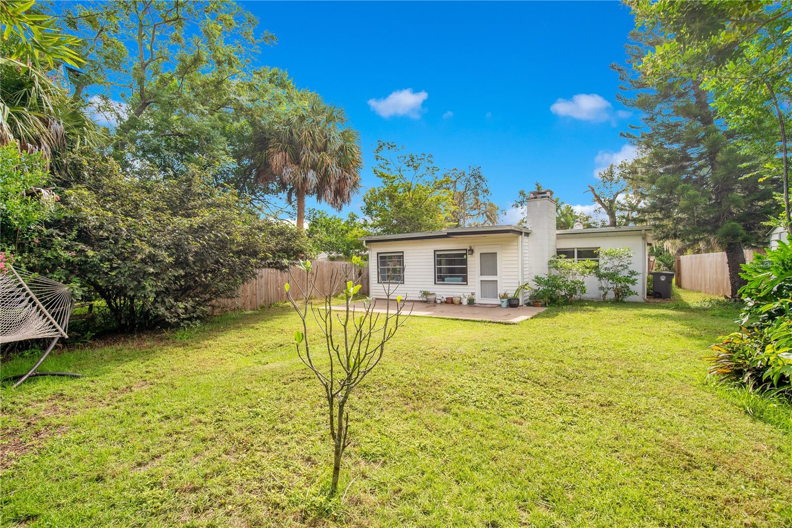 1319 ORCHID AVE