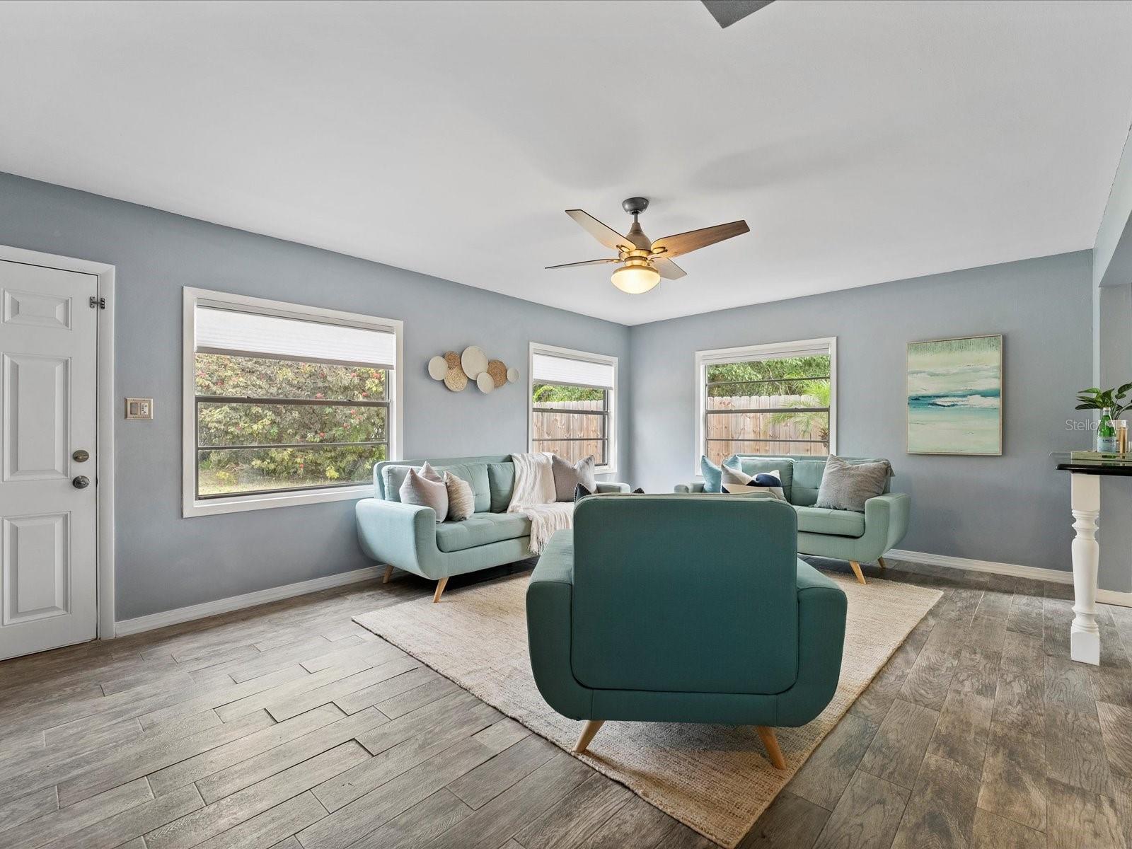 1319 ORCHID AVE