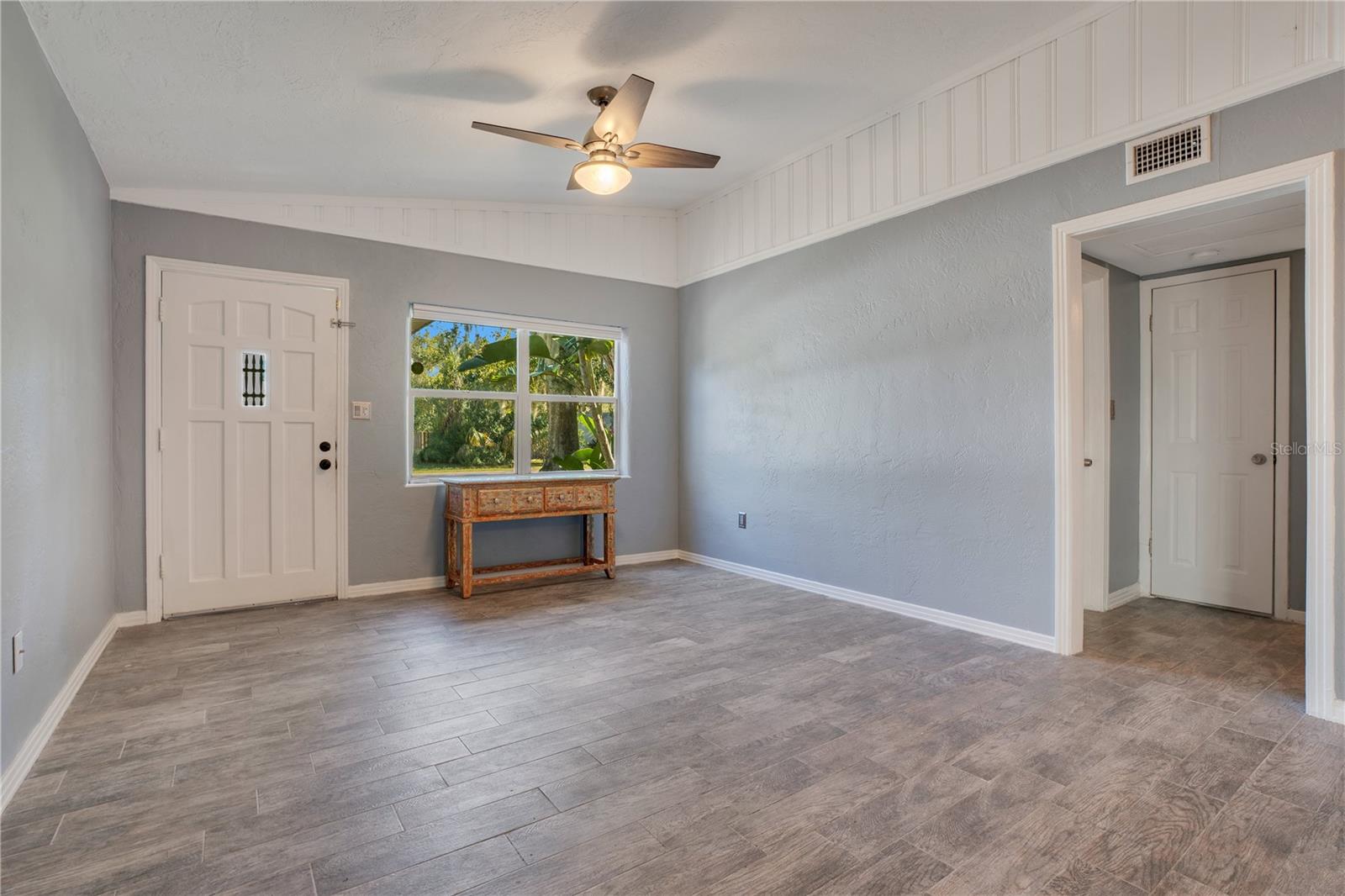 1319 ORCHID AVE