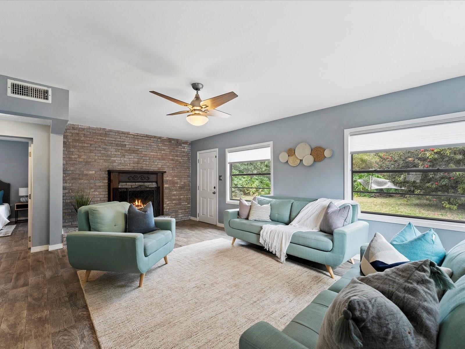 1319 ORCHID AVE