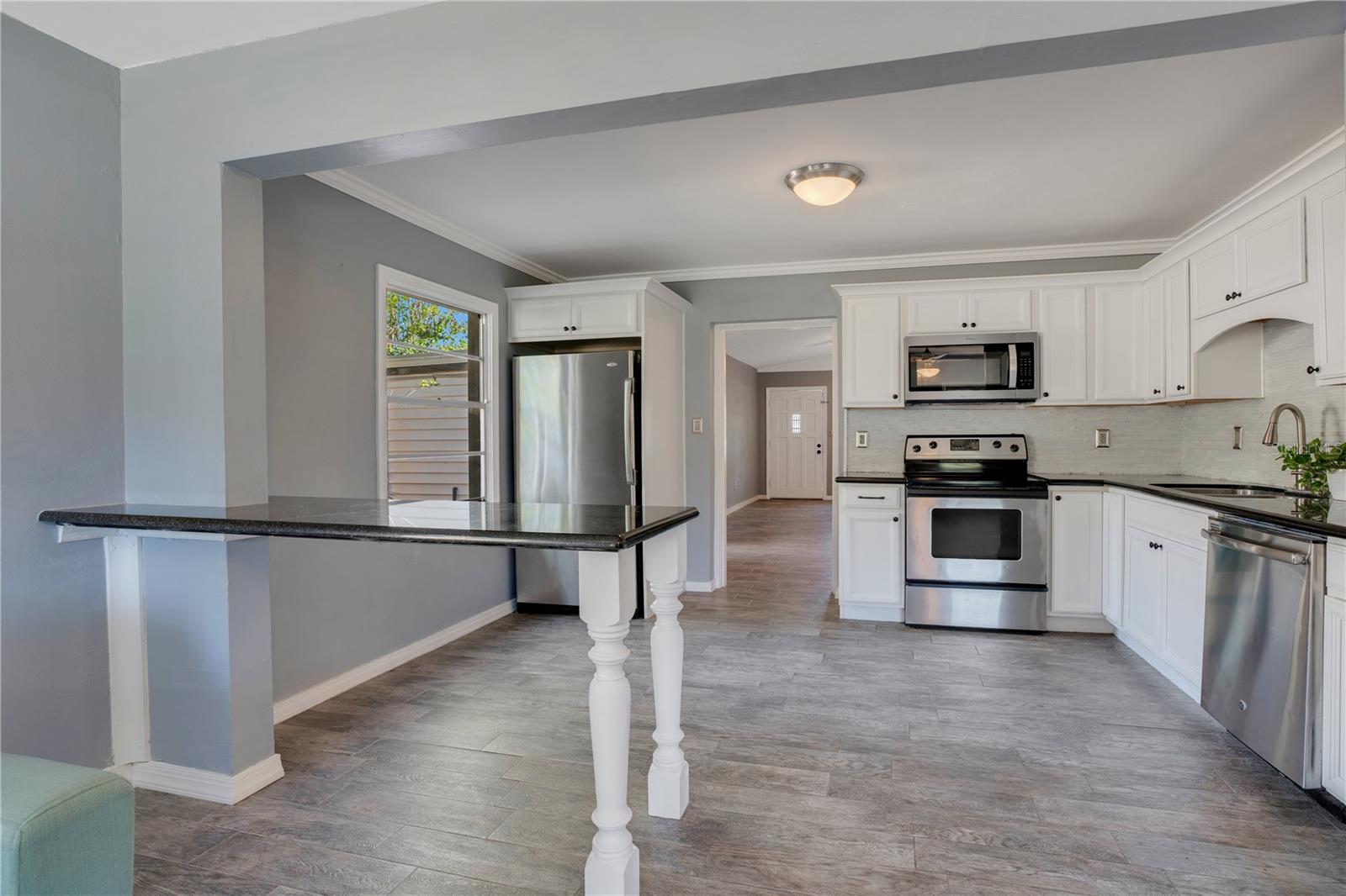 1319 ORCHID AVE