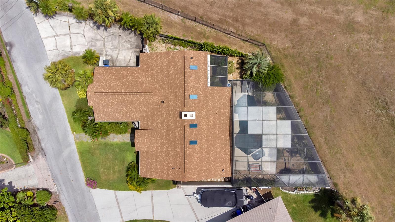 209 S LAKESHORE DR