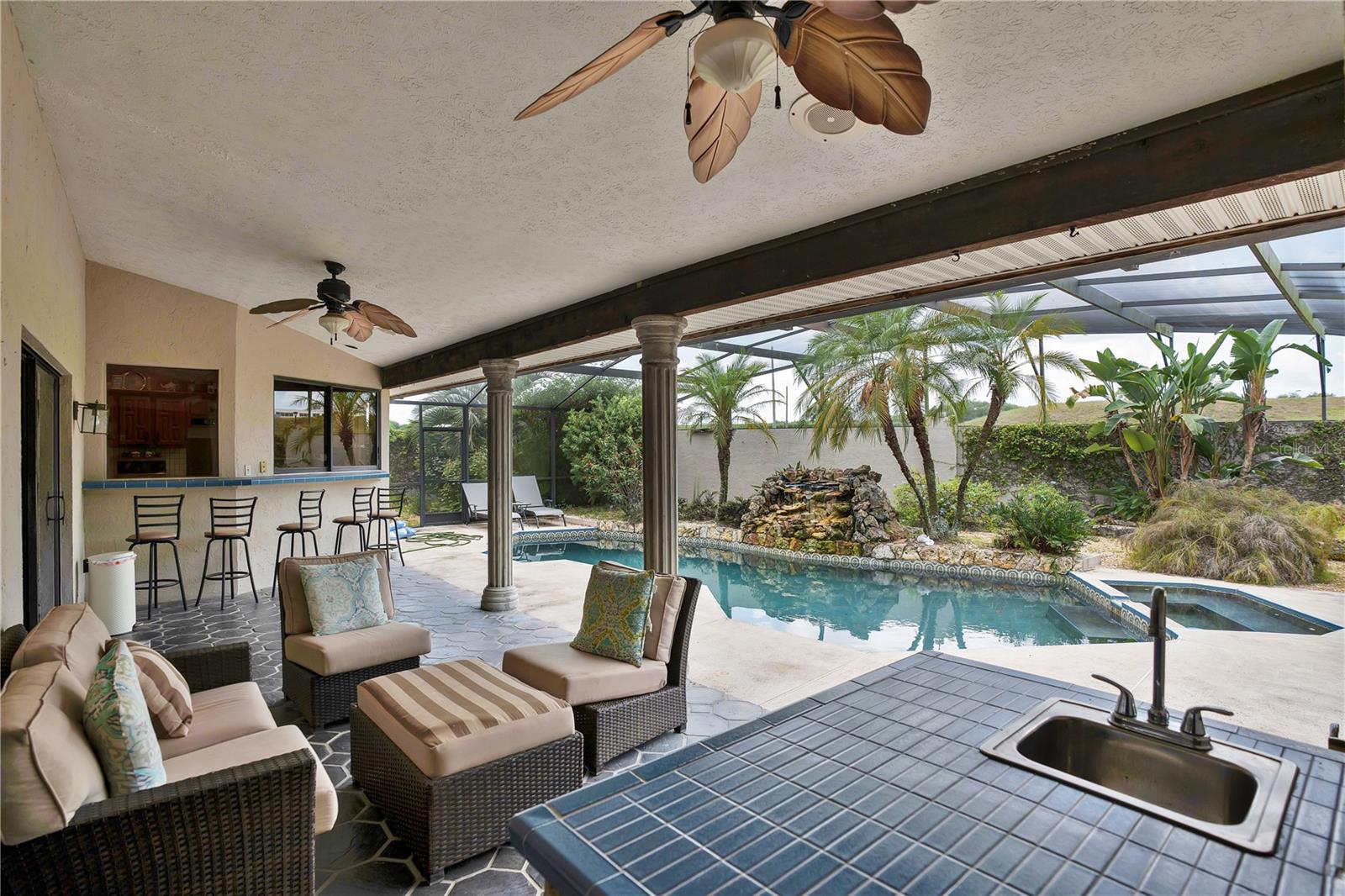 209 S LAKESHORE DR