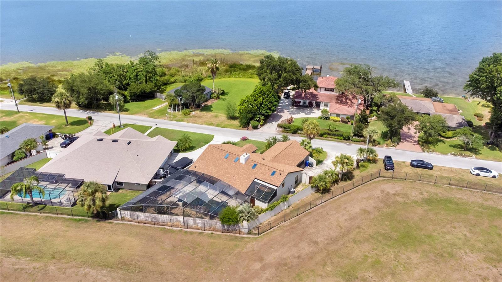 209 S LAKESHORE DR