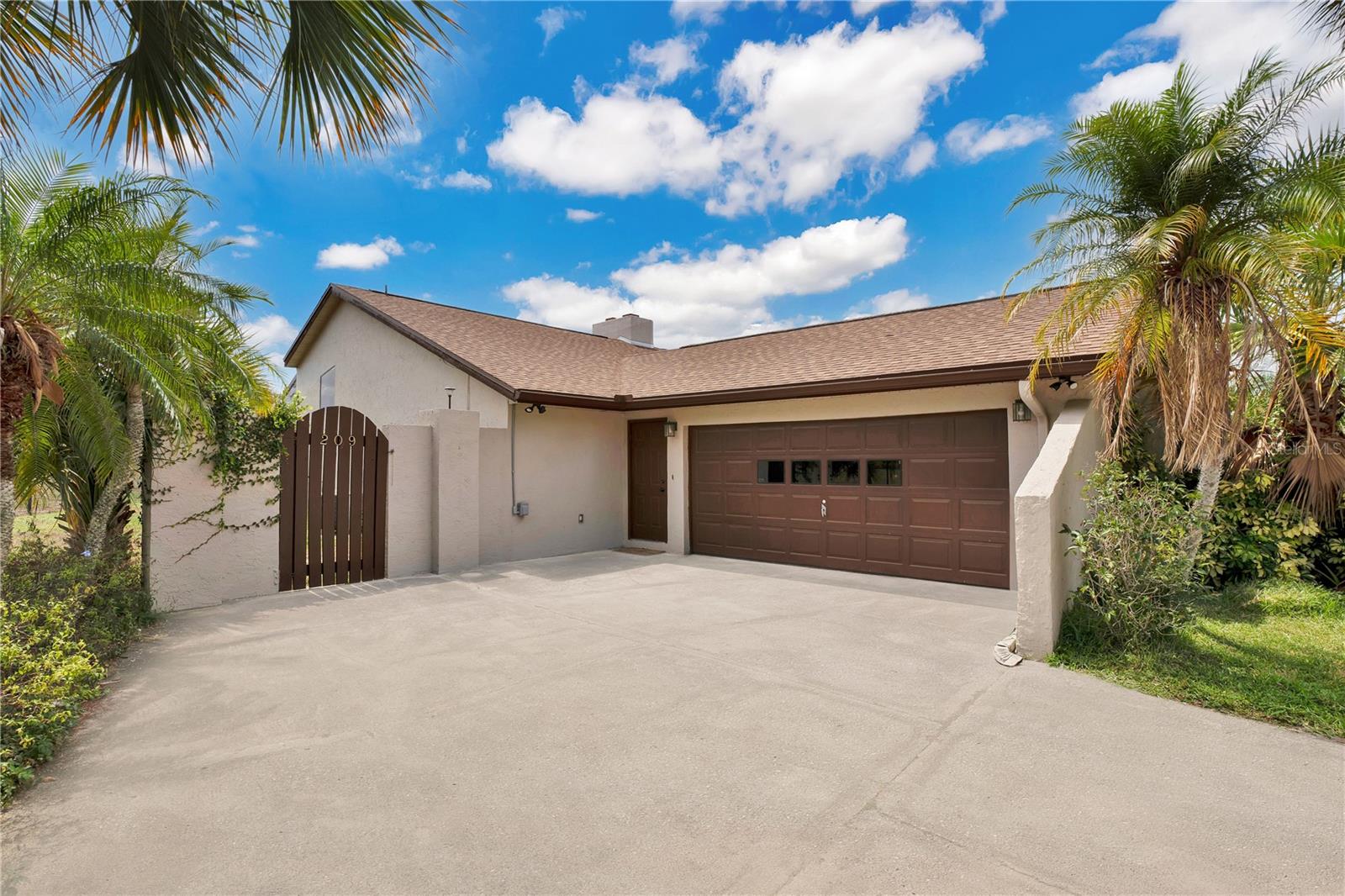 209 S LAKESHORE DR