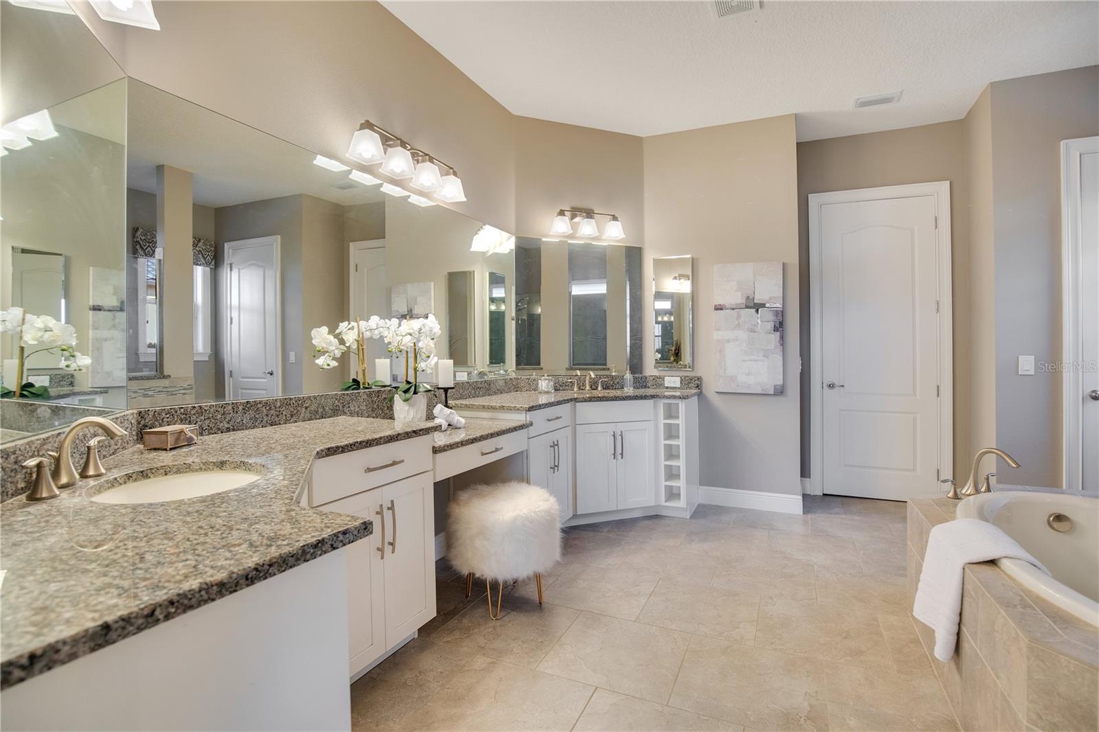 2023 LAKE FISCHER COVE LN