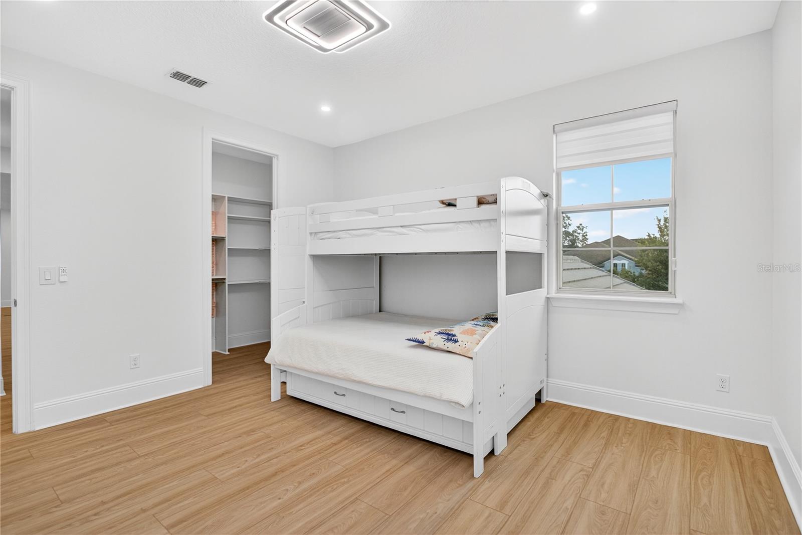 16689 BROADWATER AVE