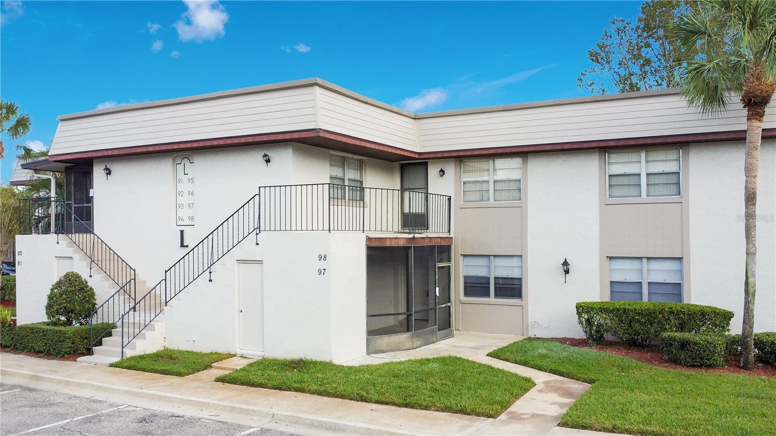 97 WINDTREE LN #104