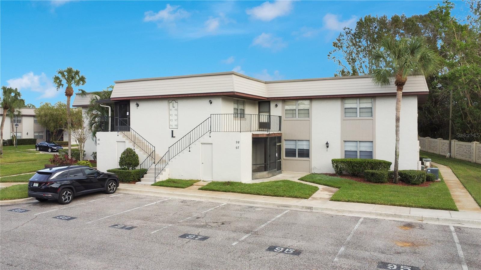 97 WINDTREE LN #104