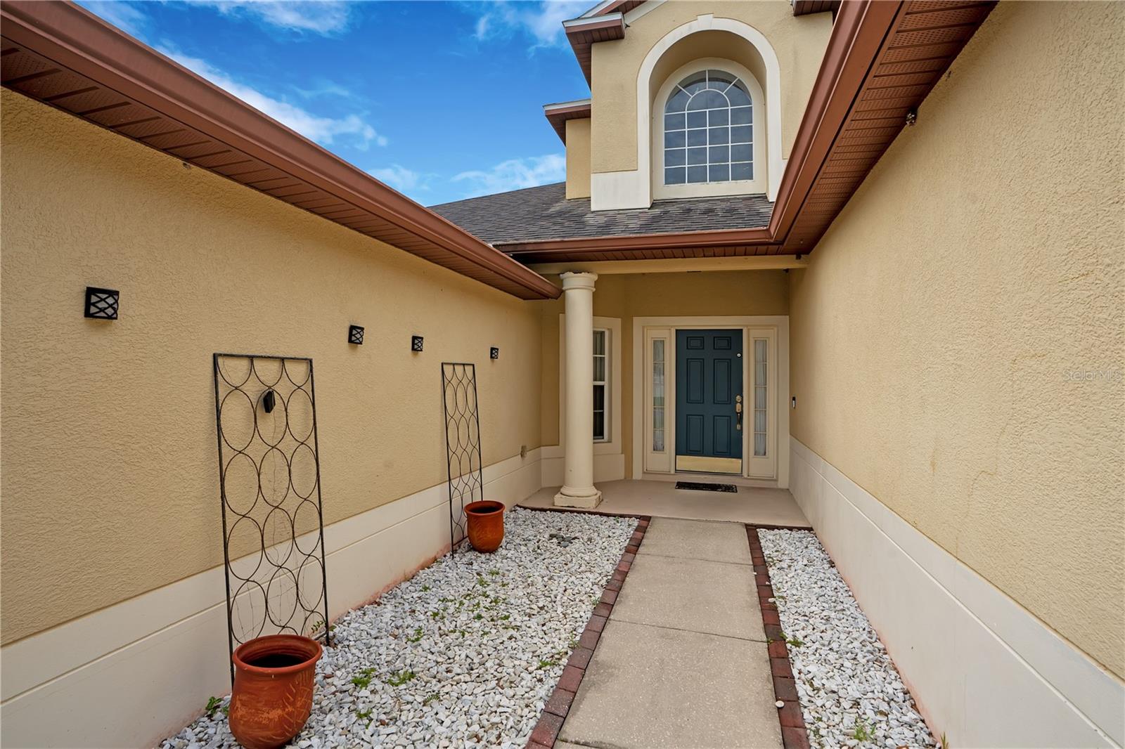 3571 MAPLE RIDGE LOOP