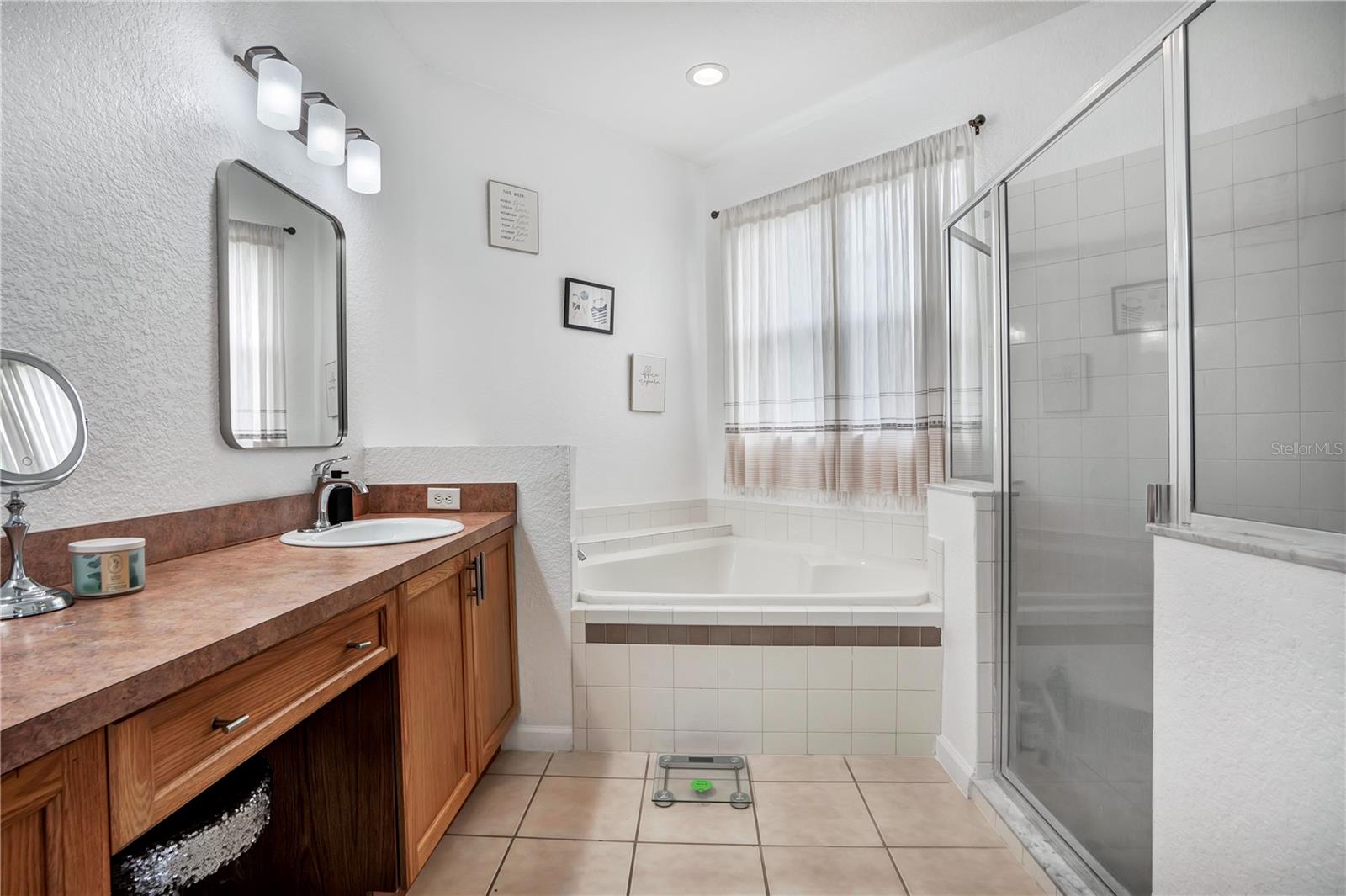 3571 MAPLE RIDGE LOOP