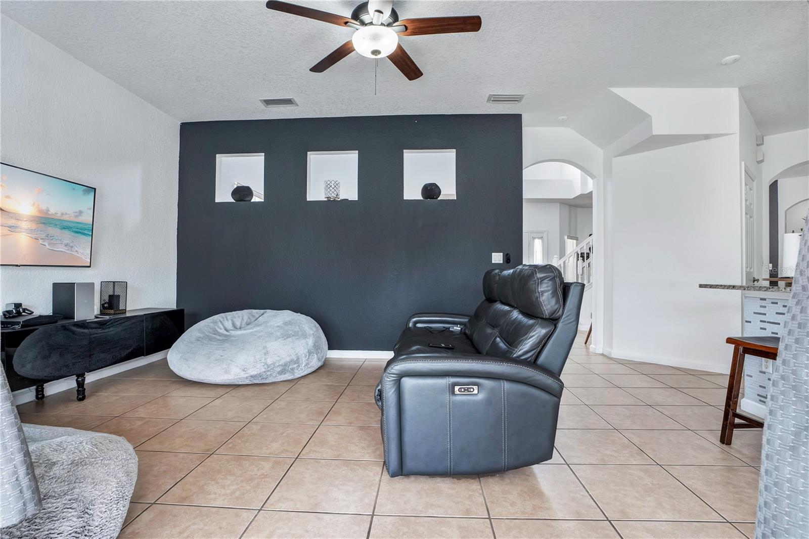 3571 MAPLE RIDGE LOOP