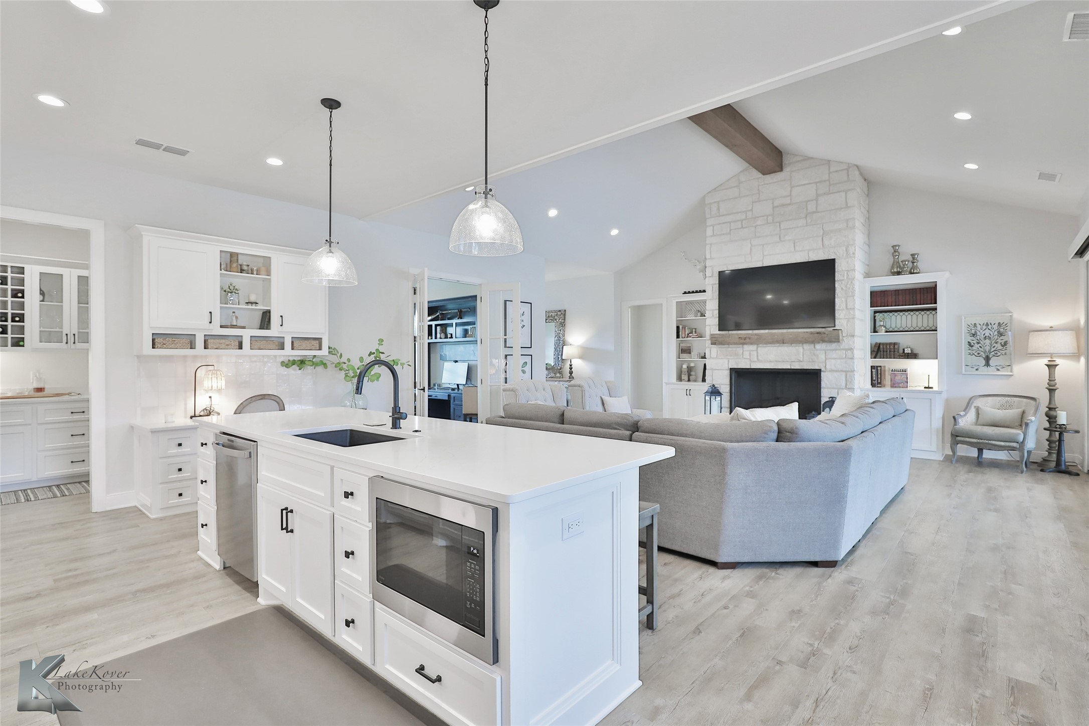 2402 Manor Oaks Terrace