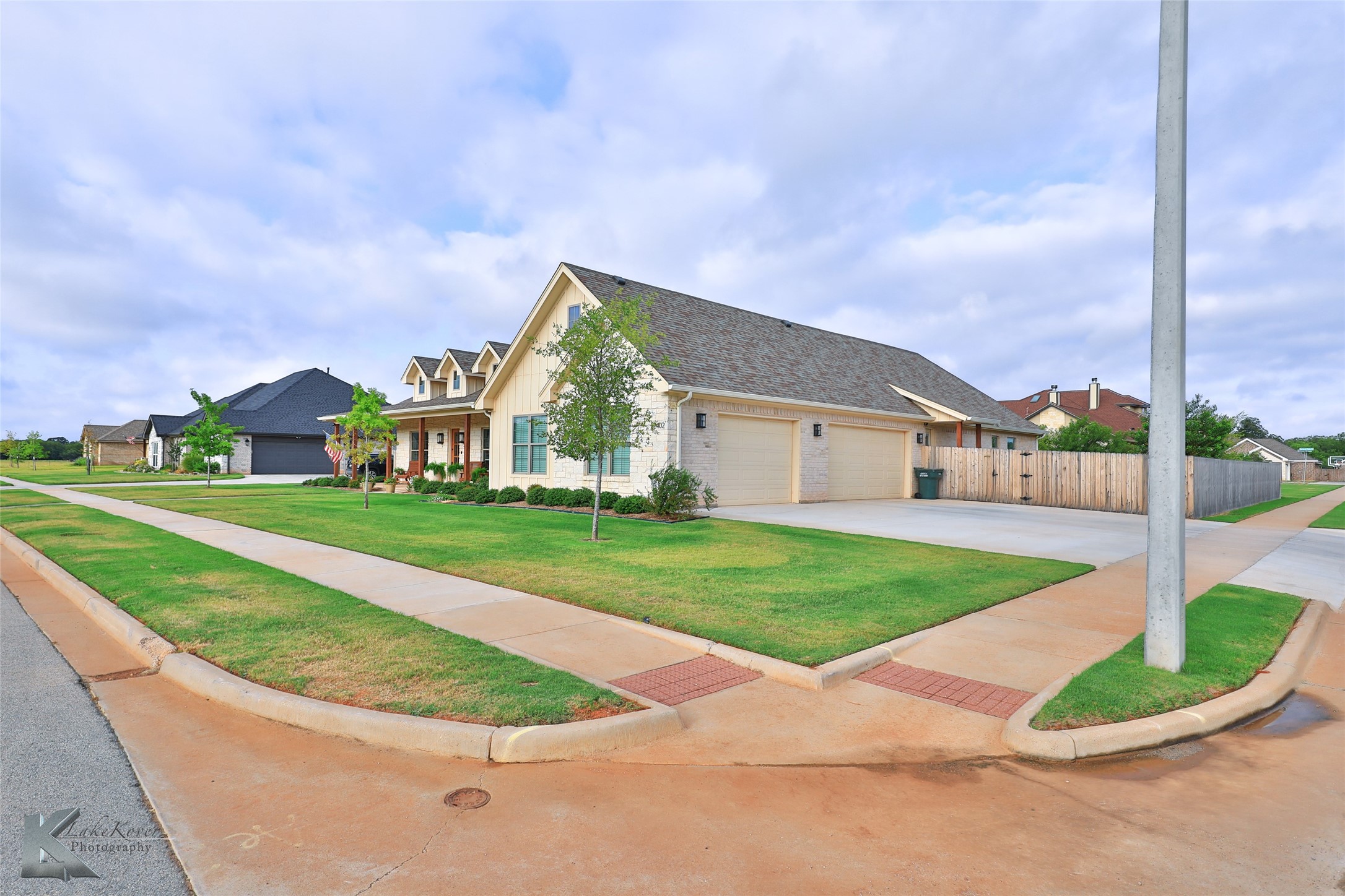 2402 Manor Oaks Terrace