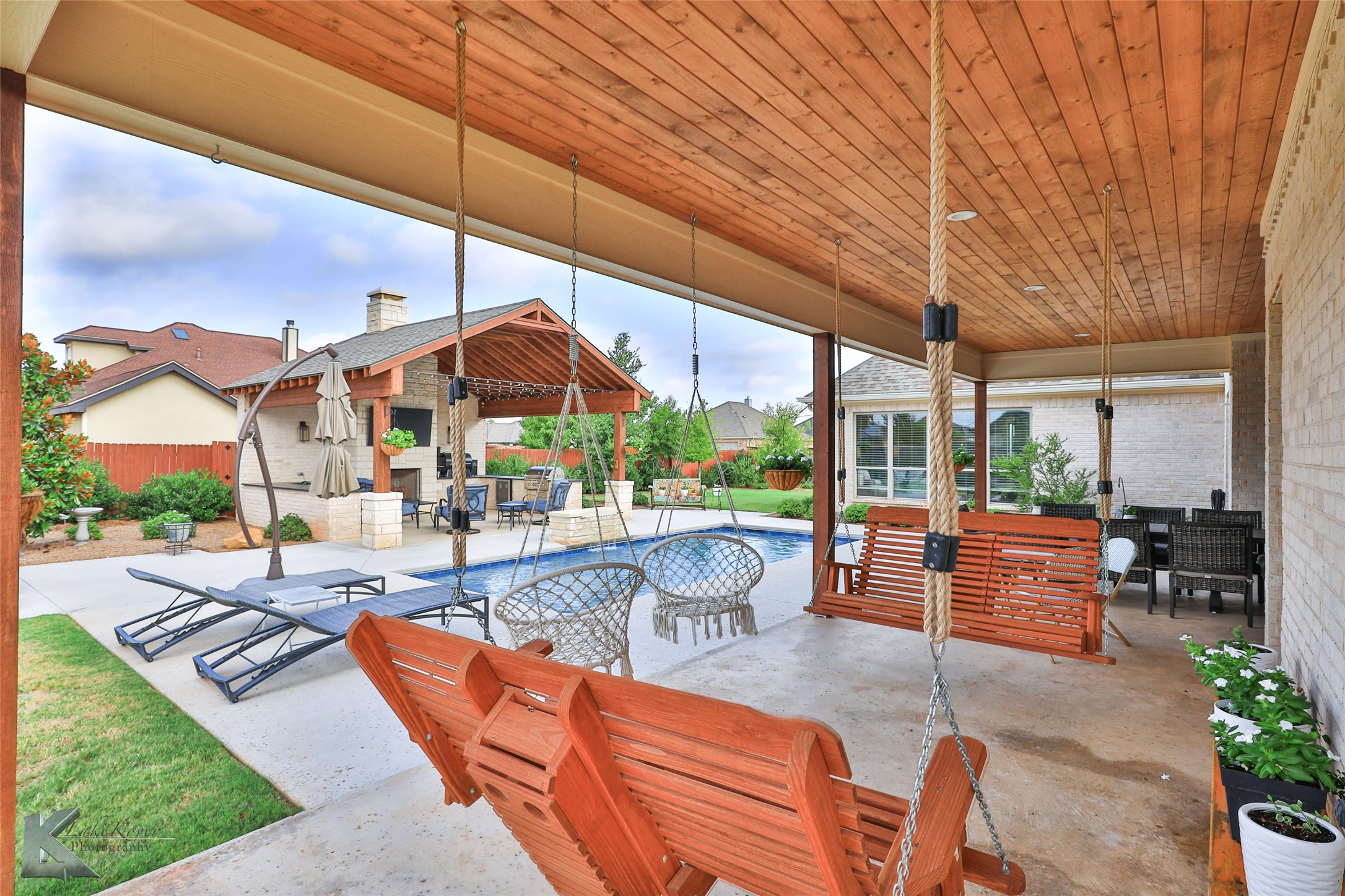 2402 Manor Oaks Terrace