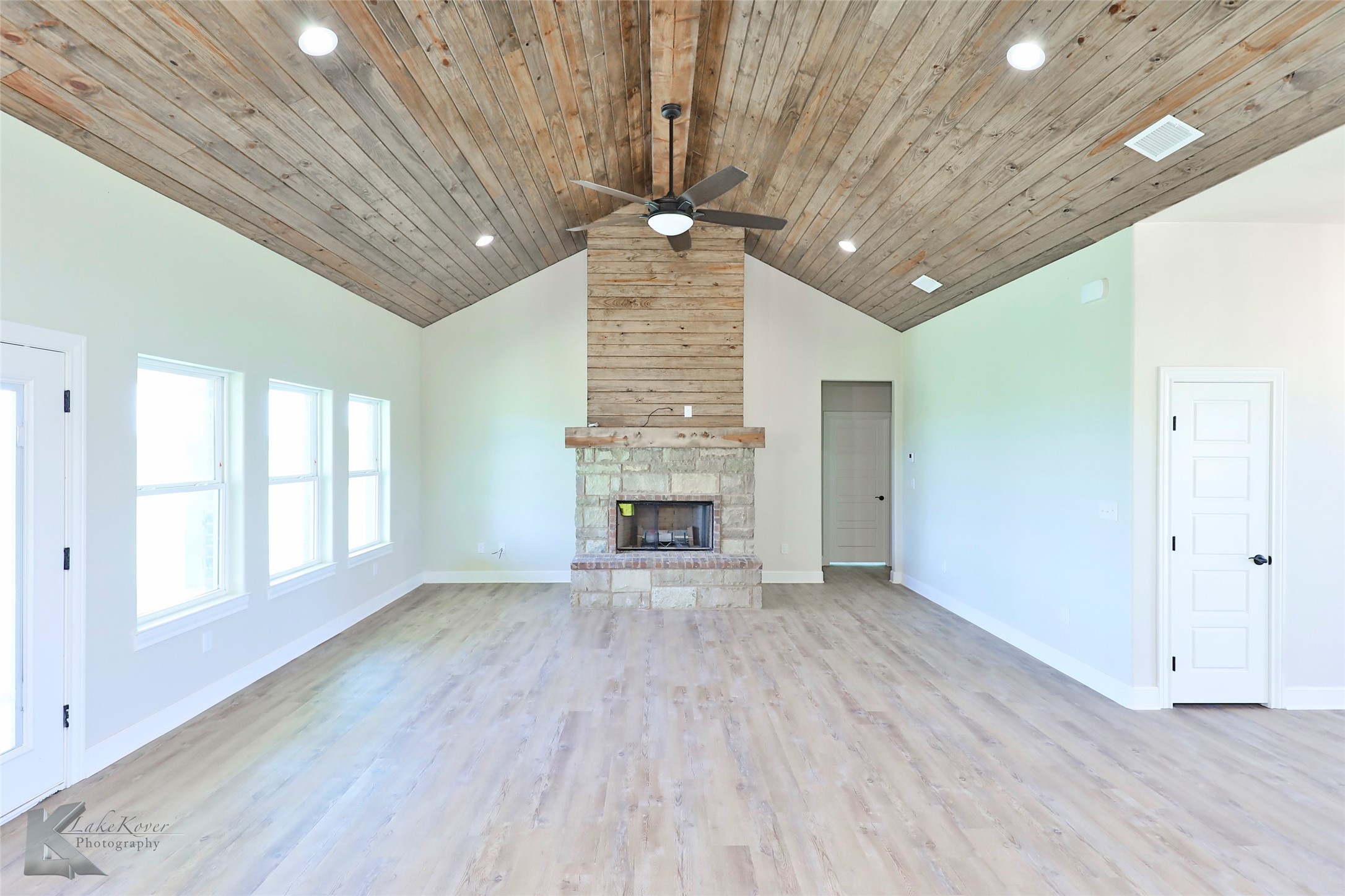 15076 Private Road 6053